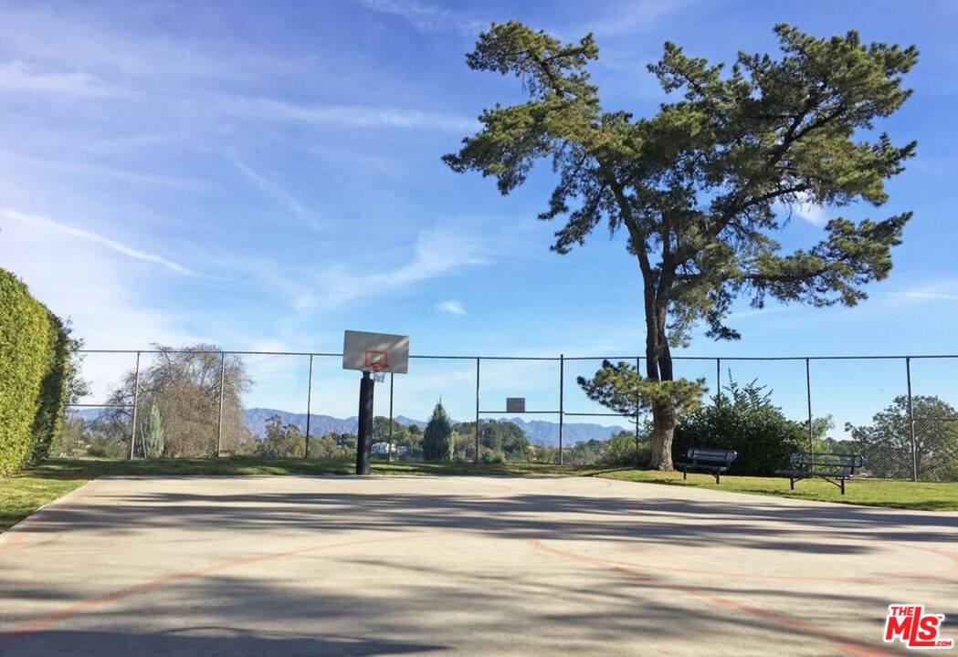 Los Angeles, California, 90077, United States, 3 Bedrooms Bedrooms, ,3 BathroomsBathrooms,Residential,For Sale,1933289