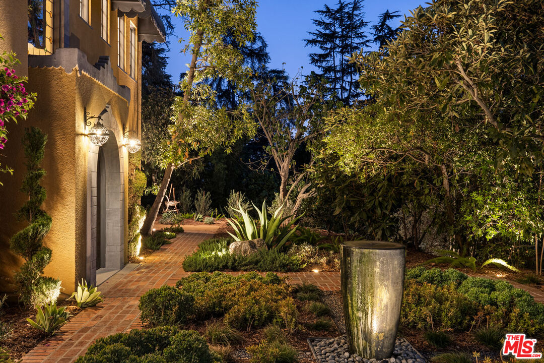 Los Angeles, California, 90065, United States, 5 Bedrooms Bedrooms, ,5 BathroomsBathrooms,Residential,For Sale,1987720