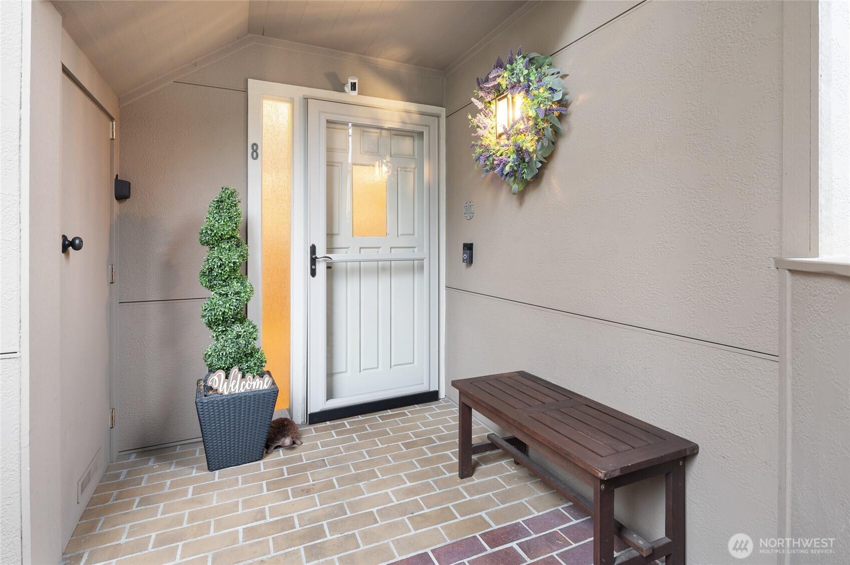KIRKLAND, Washington, 98033, United States, 2 Bedrooms Bedrooms, ,2 BathroomsBathrooms,Residential,For Sale,1827851