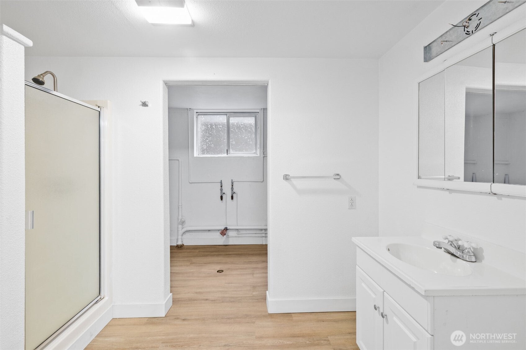 Port Angeles, Washington, 98362, United States, 3 Bedrooms Bedrooms, ,1 BathroomBathrooms,Residential,For Sale,1987084