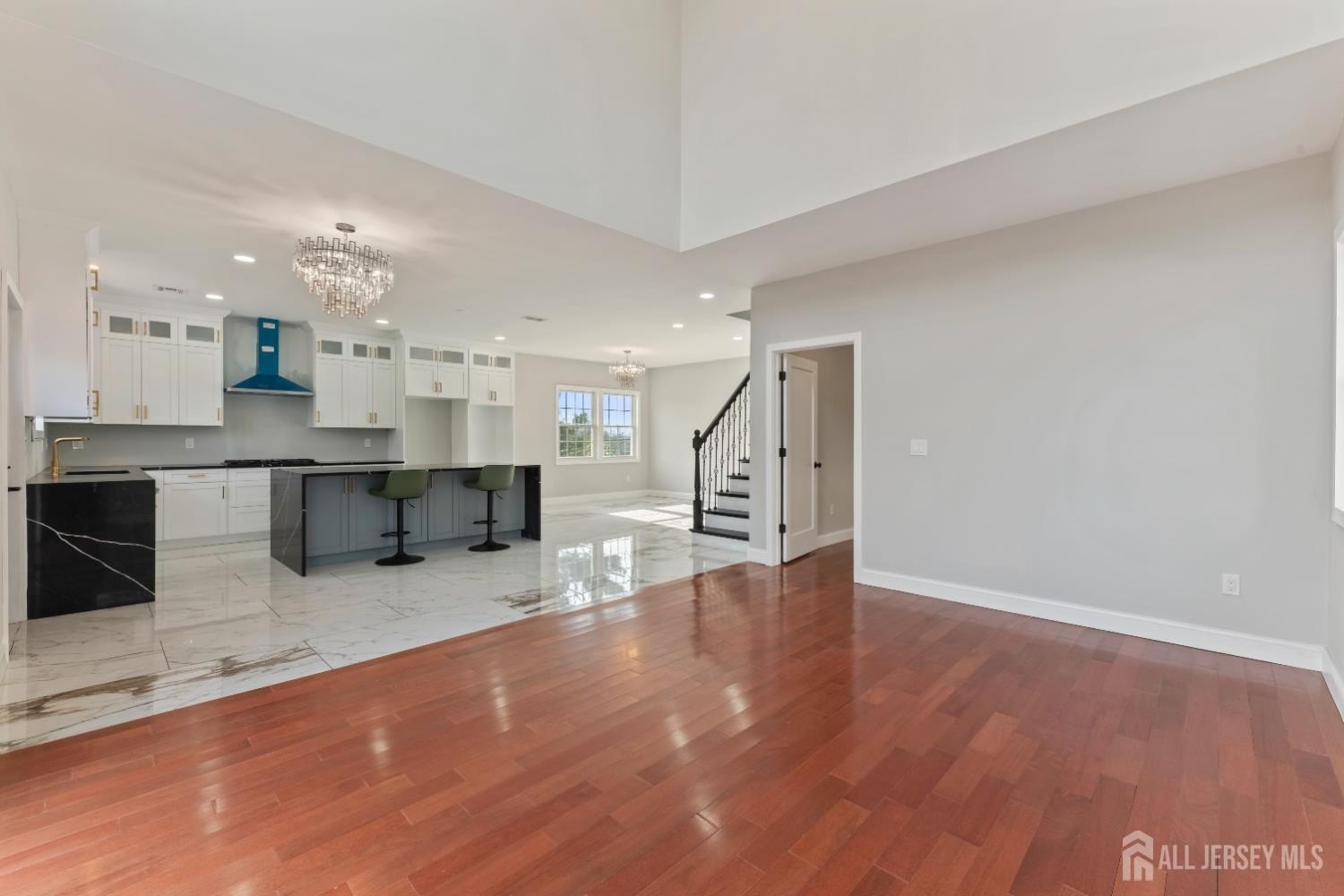 Edison, New Jersey, 08820, United States, 5 Bedrooms Bedrooms, ,5 BathroomsBathrooms,Residential,For Sale,2005259