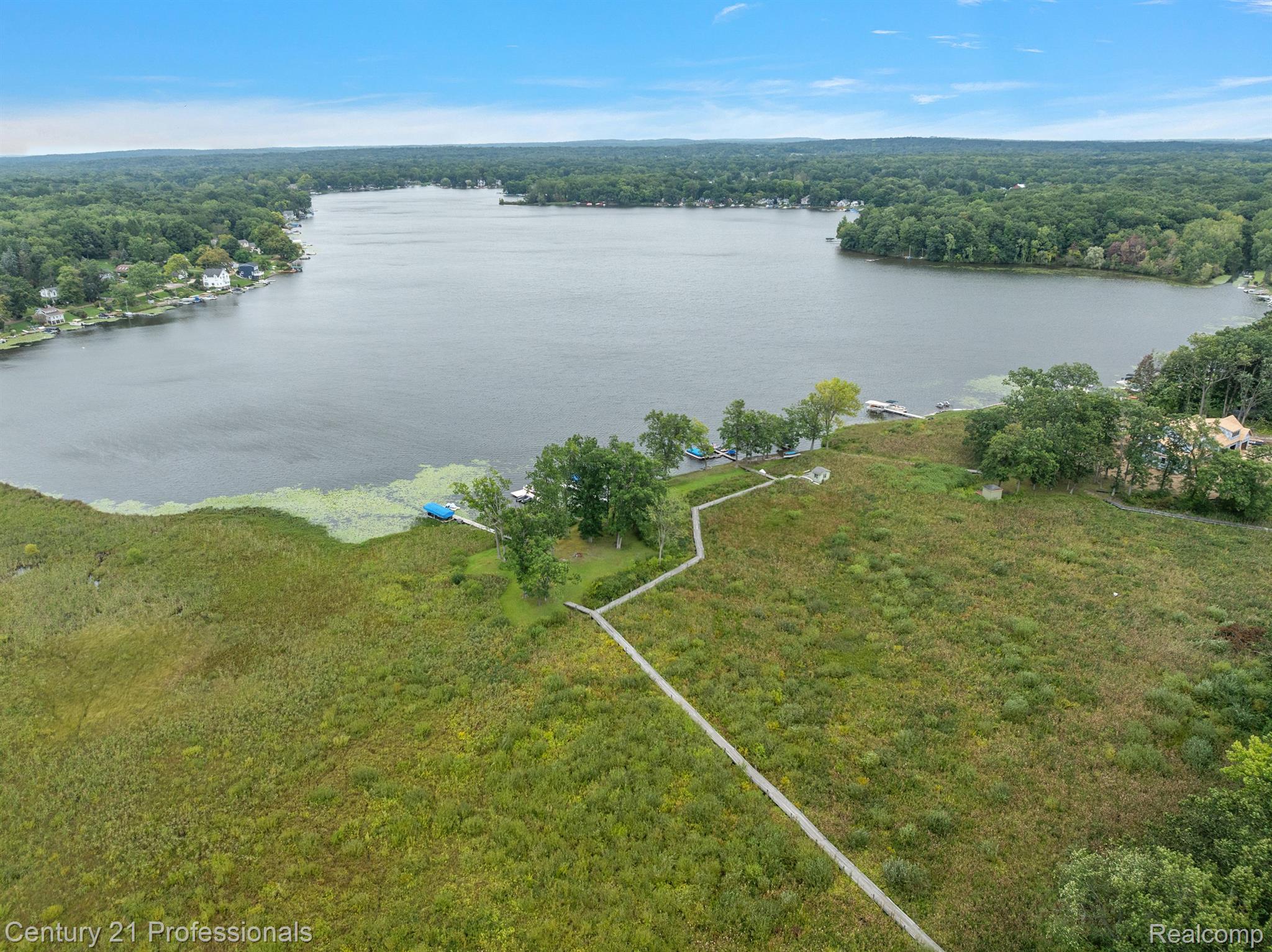 Davisburg, Michigan, 48350, United States, 5 Bedrooms Bedrooms, ,4 BathroomsBathrooms,Residential,For Sale,1978362