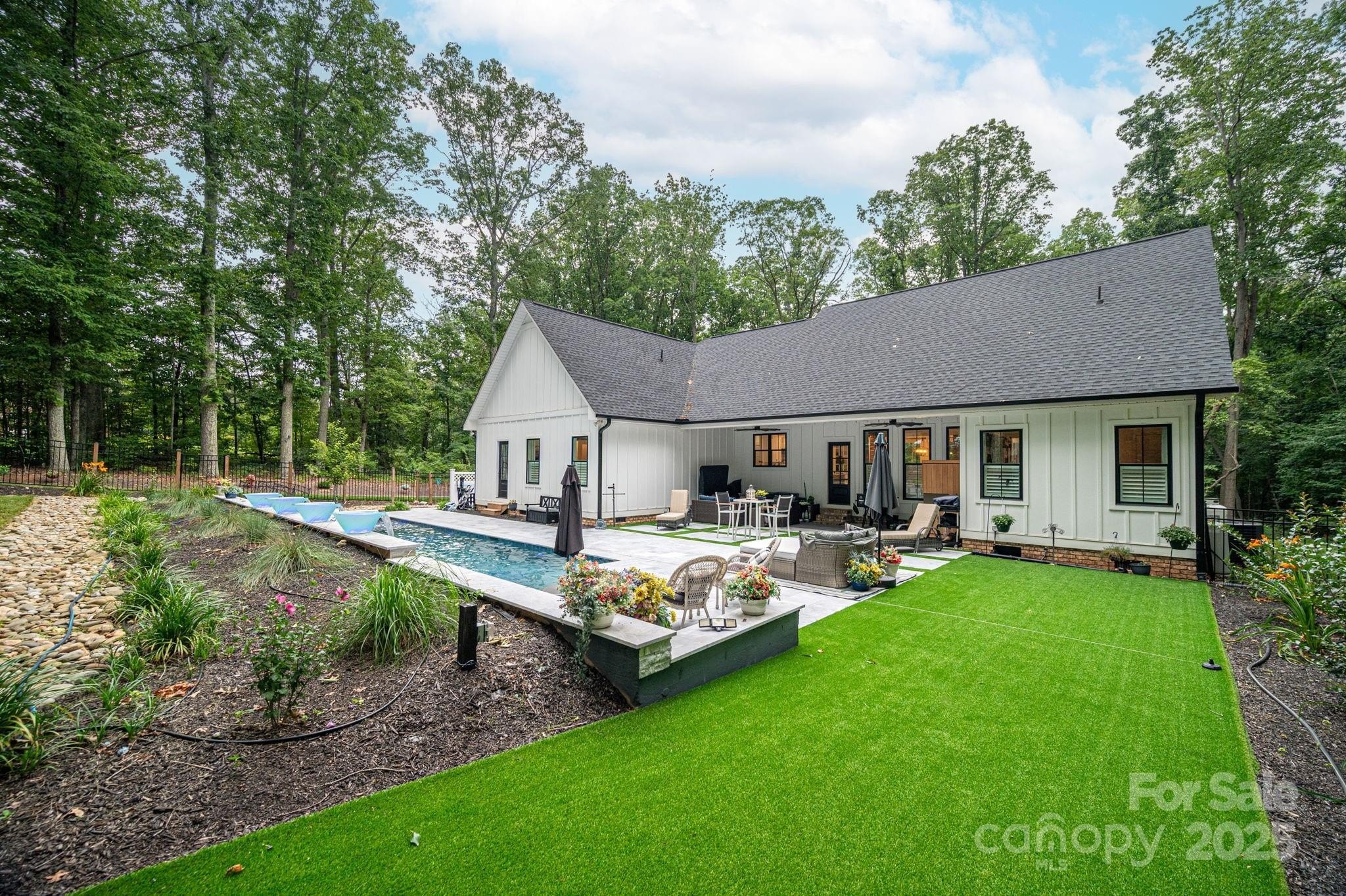 Lincolnton, North Carolina, 28092, United States, 4 Bedrooms Bedrooms, ,2 BathroomsBathrooms,Residential,For Sale,1944846