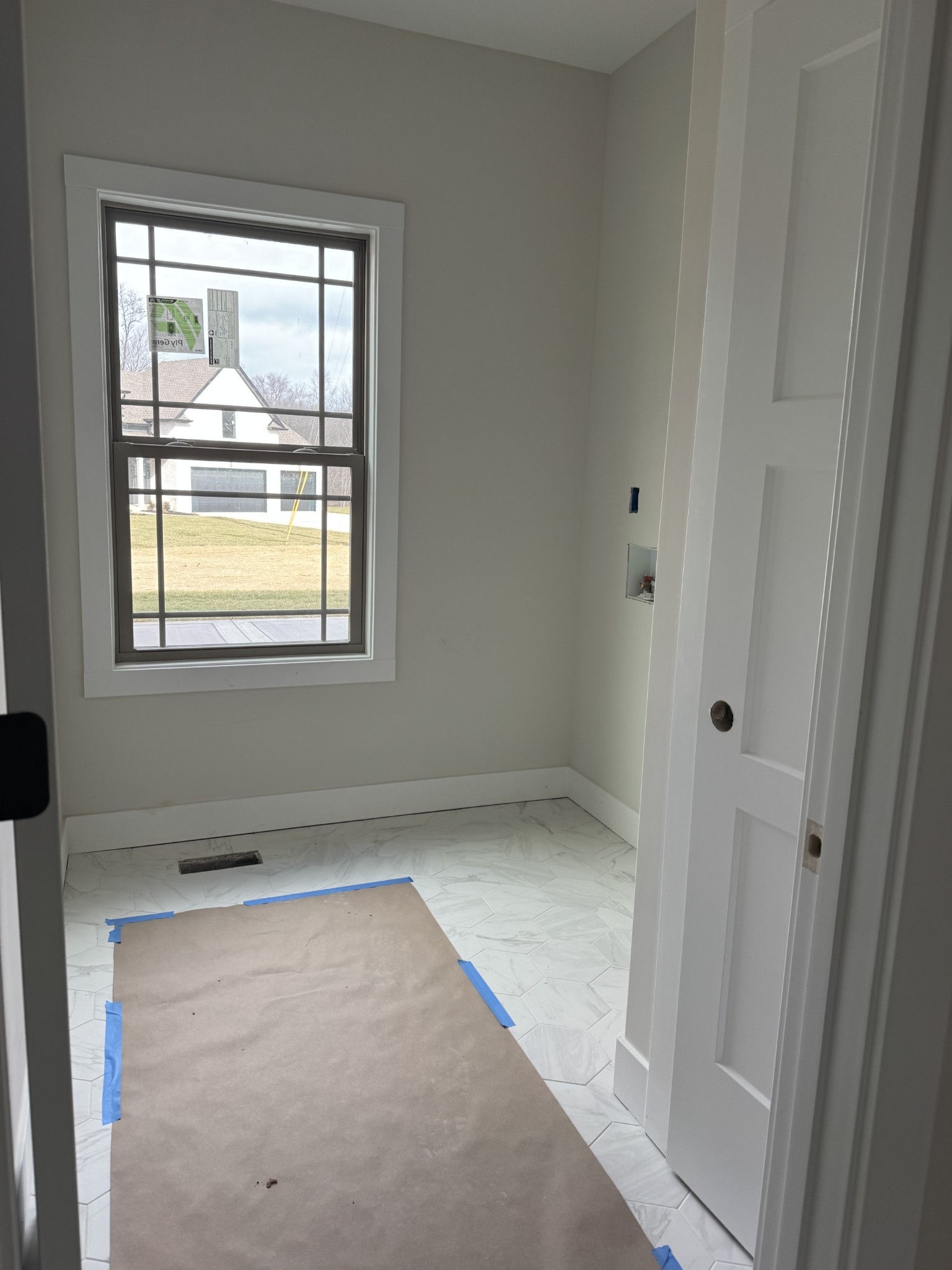 Clarksville, Tennessee, 37042, United States, 3 Bedrooms Bedrooms, ,4 BathroomsBathrooms,Residential,For Sale,2006024