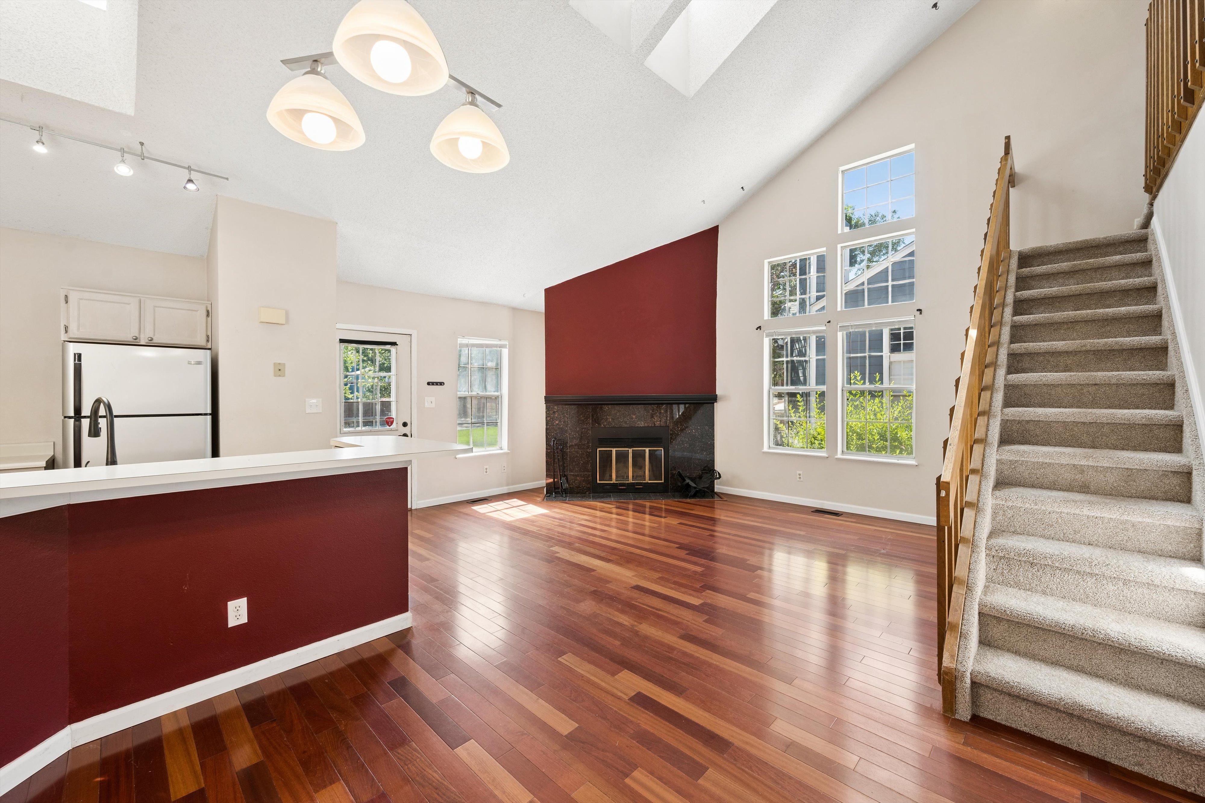  Cedar Bridge Townhome - 物件實景