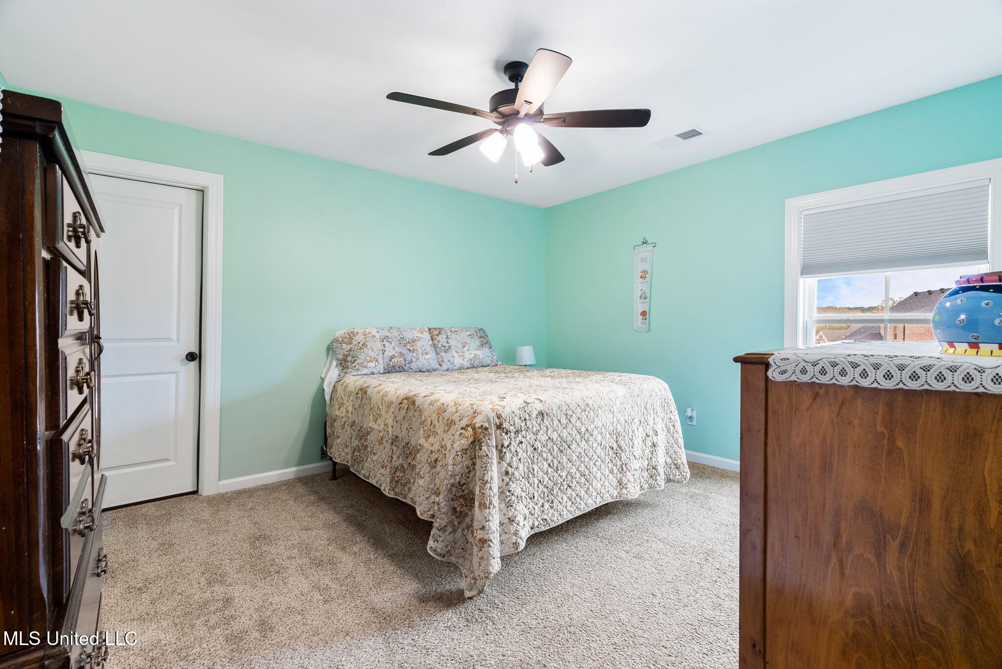 Hernando, Mississippi, 38632, United States, 5 Bedrooms Bedrooms, ,3 BathroomsBathrooms,Residential,For Sale,1991187