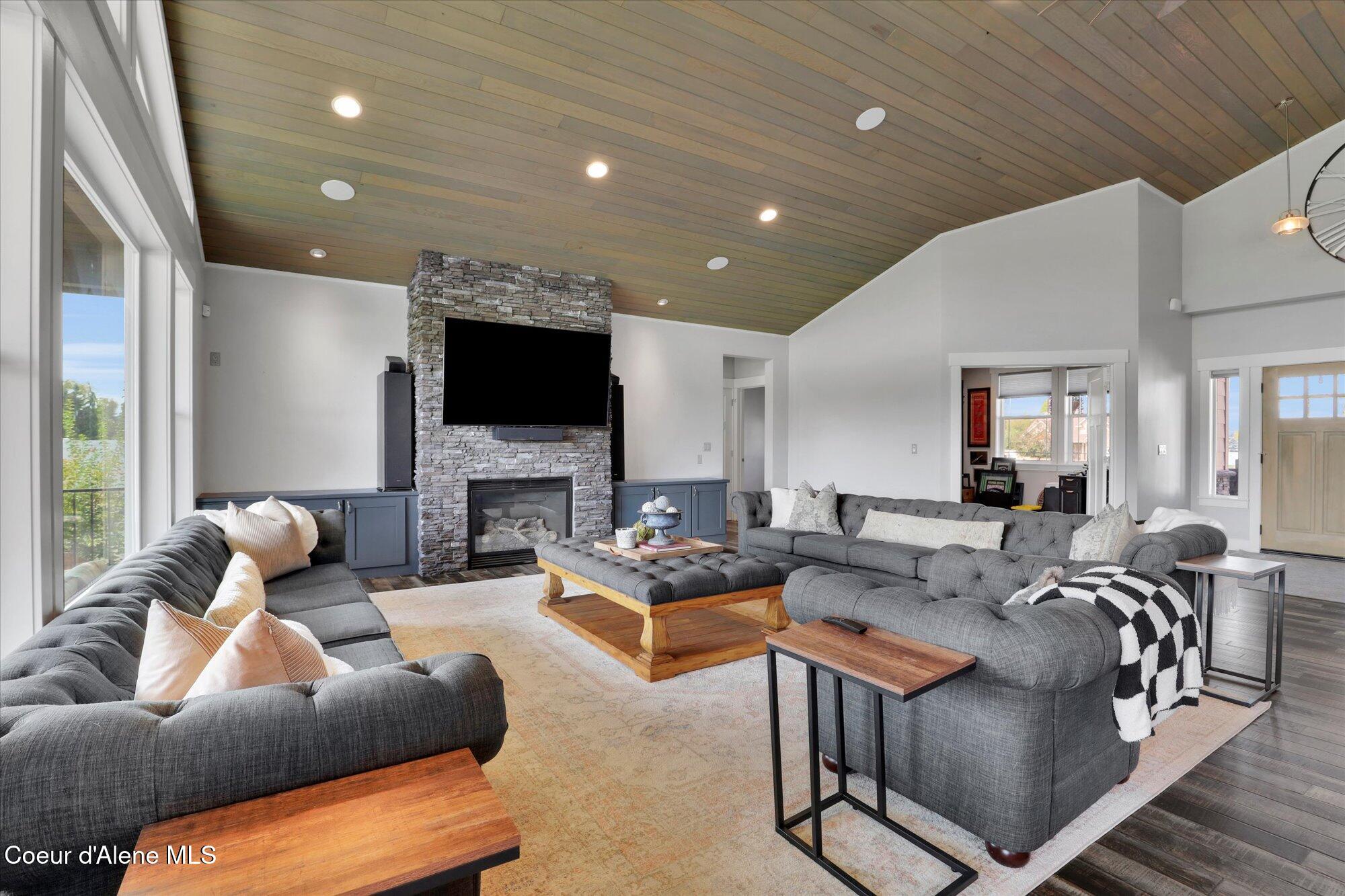 Post Falls, Idaho, 83854, United States, 5 Bedrooms Bedrooms, ,5 BathroomsBathrooms,Residential,For Sale,1981569