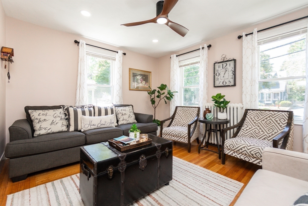 Reading, Massachusetts, 01867, United States, 4 Bedrooms Bedrooms, ,3 BathroomsBathrooms,Residential,For Sale,1904361