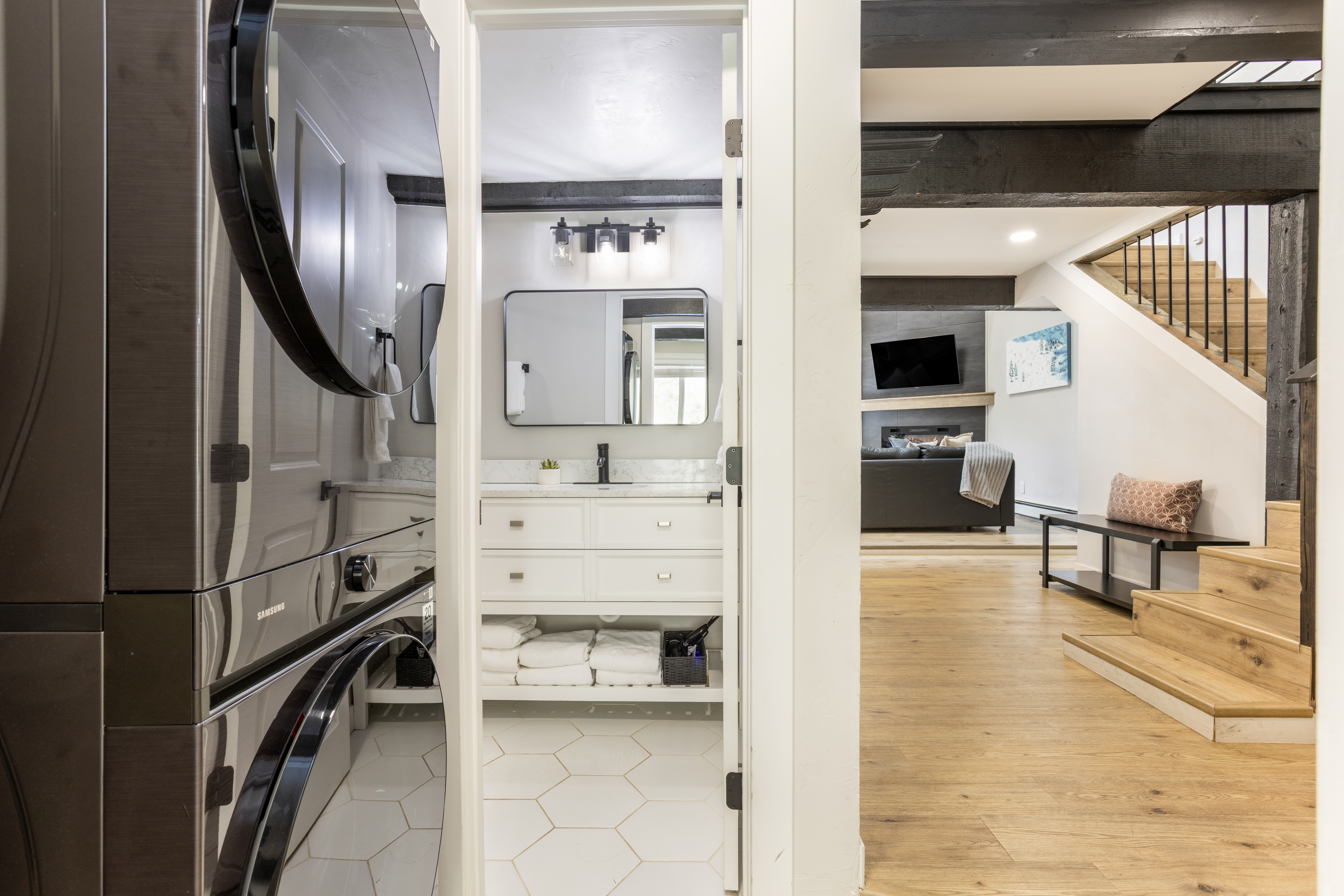  Beautifully Renovated Residence in the Interlochen Neighborhood - 物件實景