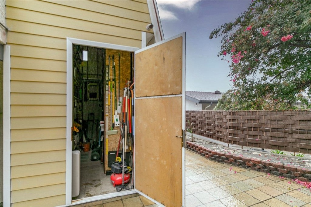 Granada Hills, California, 91344, United States, 4 Bedrooms Bedrooms, ,3 BathroomsBathrooms,Residential,For Sale,1993417