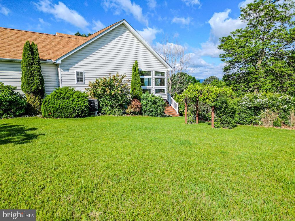 Petersburg, West Virginia, 26847, United States, 3 Bedrooms Bedrooms, ,3 BathroomsBathrooms,Residential,For Sale,1891078