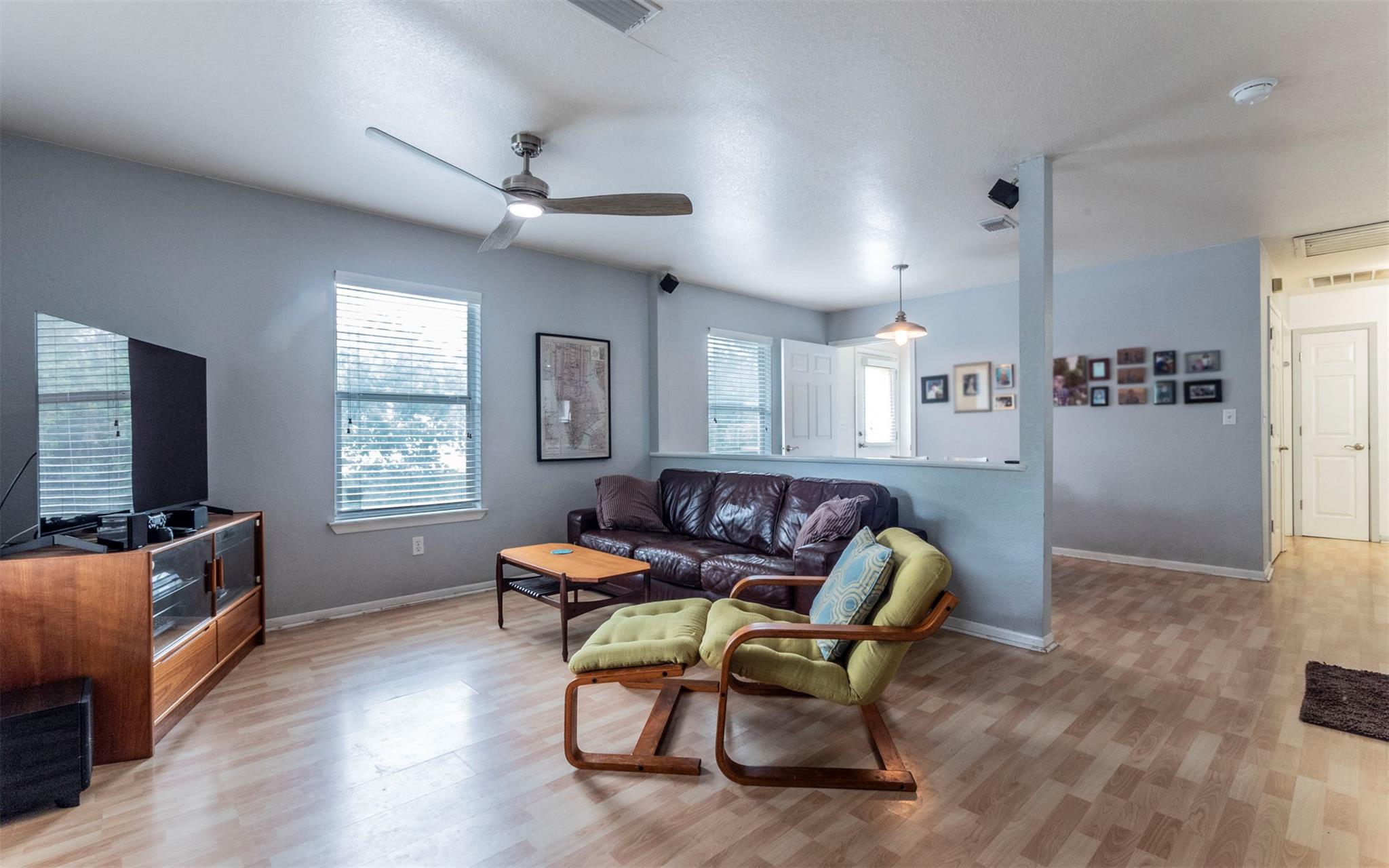 Austin, Texas, 78702, United States, 3 Bedrooms Bedrooms, ,1 BathroomBathrooms,Residential,For Sale,1887406