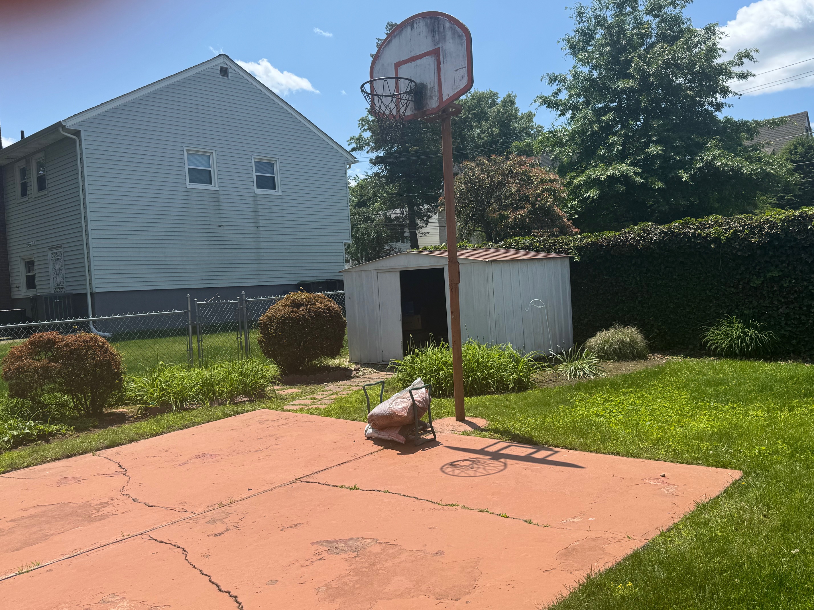 Bergenfield, New Jersey, 07621, United States, 3 Bedrooms Bedrooms, ,2 BathroomsBathrooms,Residential,For Sale,1975453