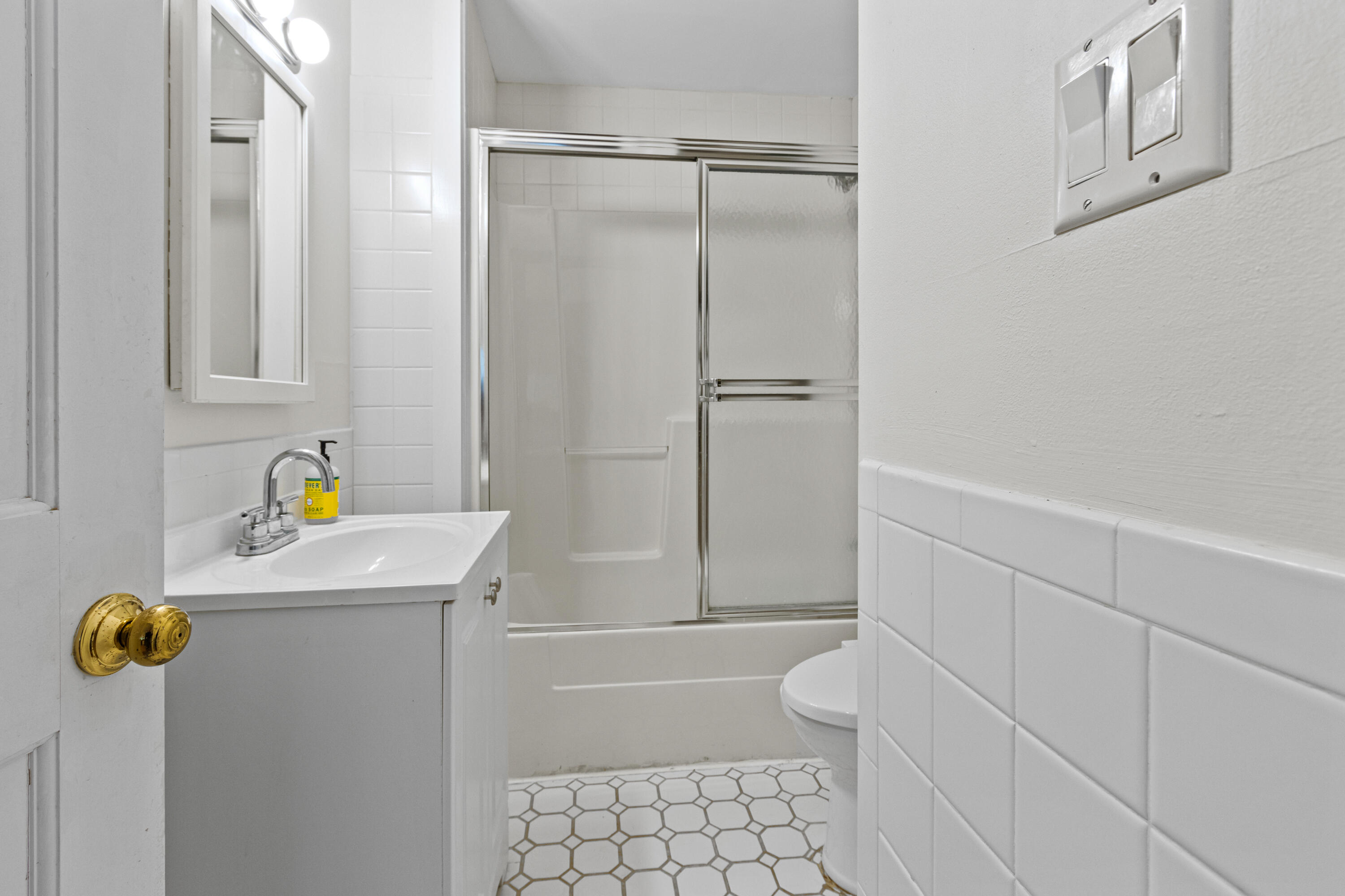 Freeport, Maine, 04032, United States, 2 Bedrooms Bedrooms, ,2 BathroomsBathrooms,Residential,For Sale,1917766