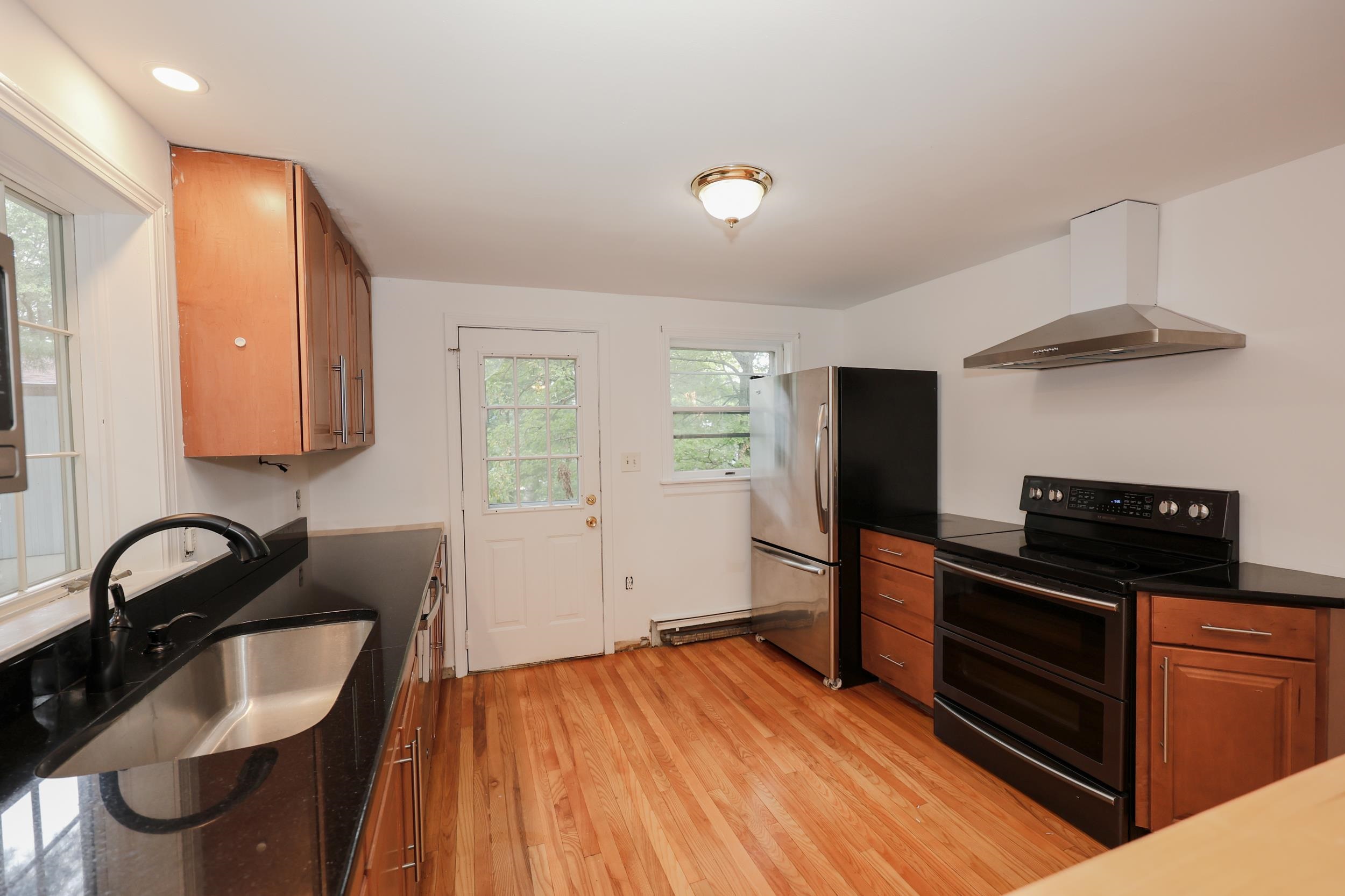 Nashua, New Hampshire, 03061, United States, 3 Bedrooms Bedrooms, ,1 BathroomBathrooms,Residential,For Sale,1942147