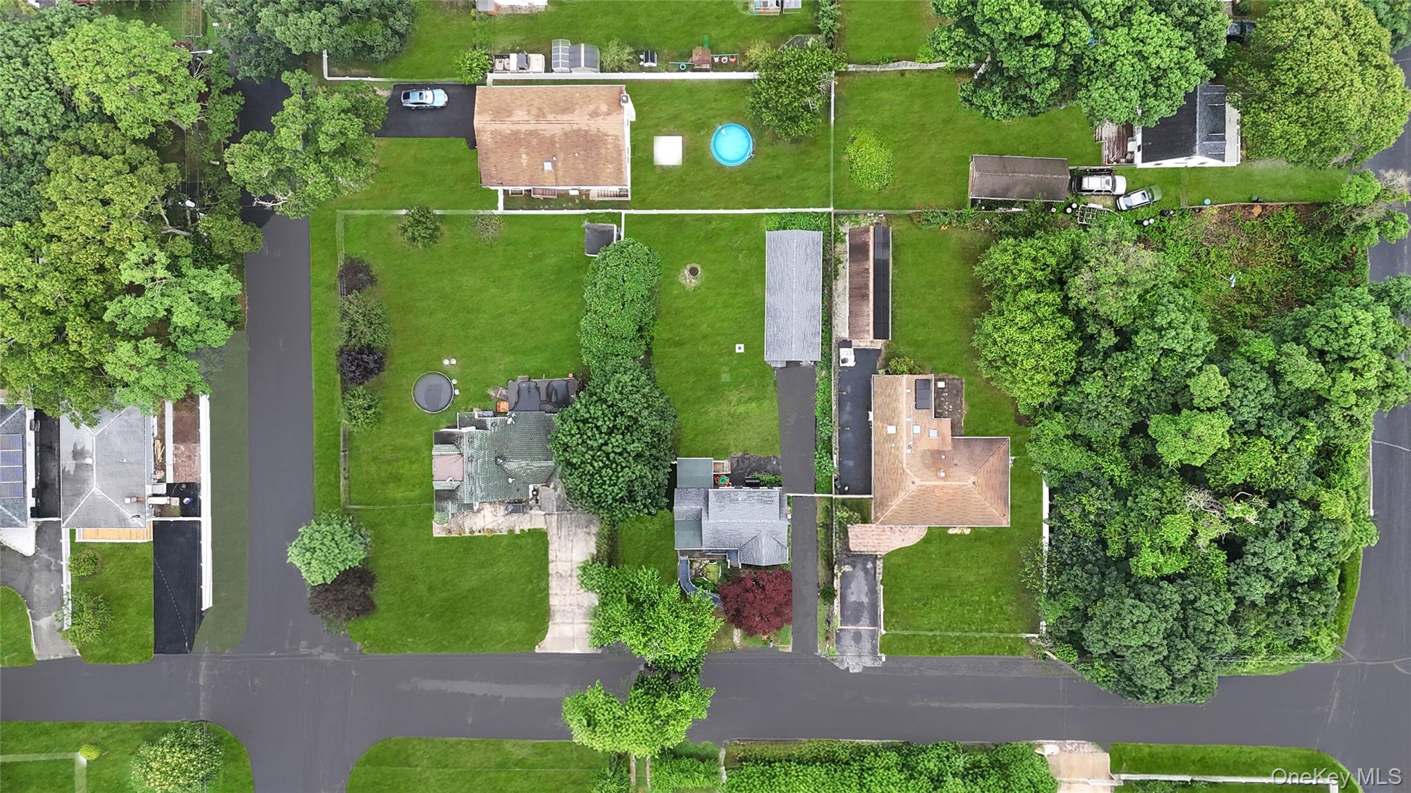 Shirley, New York, 11967, United States, 5 Bedrooms Bedrooms, ,2 BathroomsBathrooms,Residential,For Sale,1948254