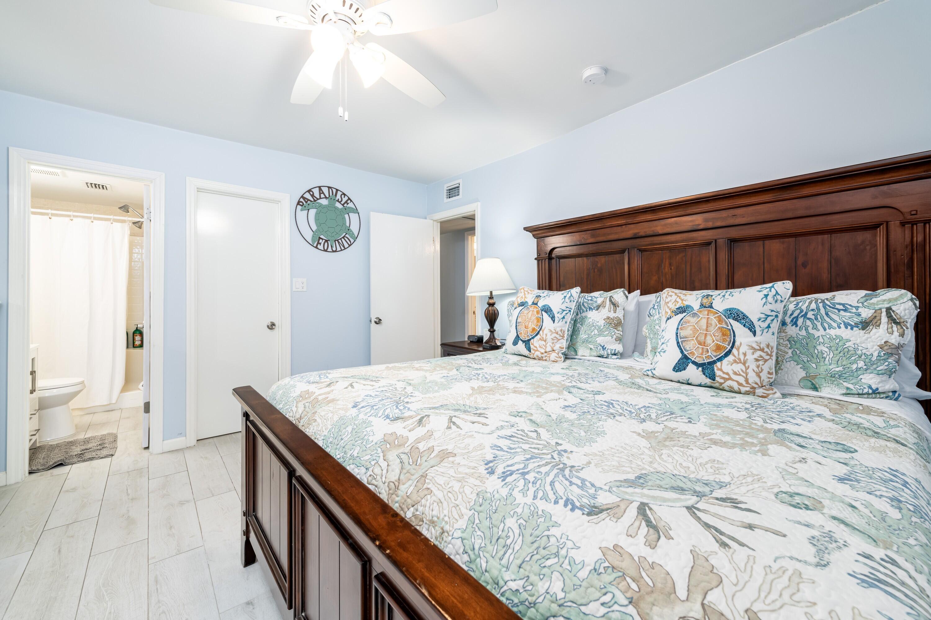 MARATHON, Florida, 33050, United States, 2 Bedrooms Bedrooms, ,2 BathroomsBathrooms,Residential,For Sale,1827608