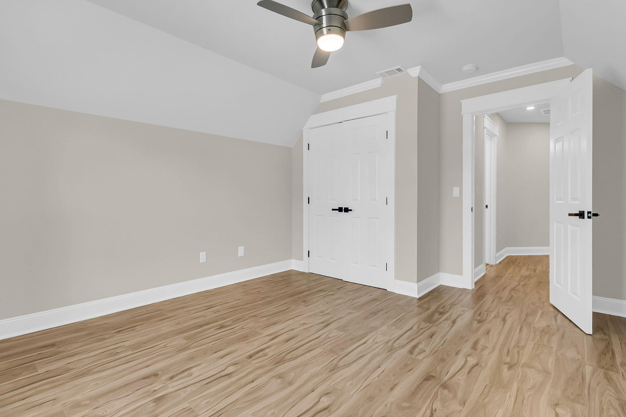North Charleston, South Carolina, 29420, United States, 5 Bedrooms Bedrooms, ,4 BathroomsBathrooms,Residential,For Sale,1899453