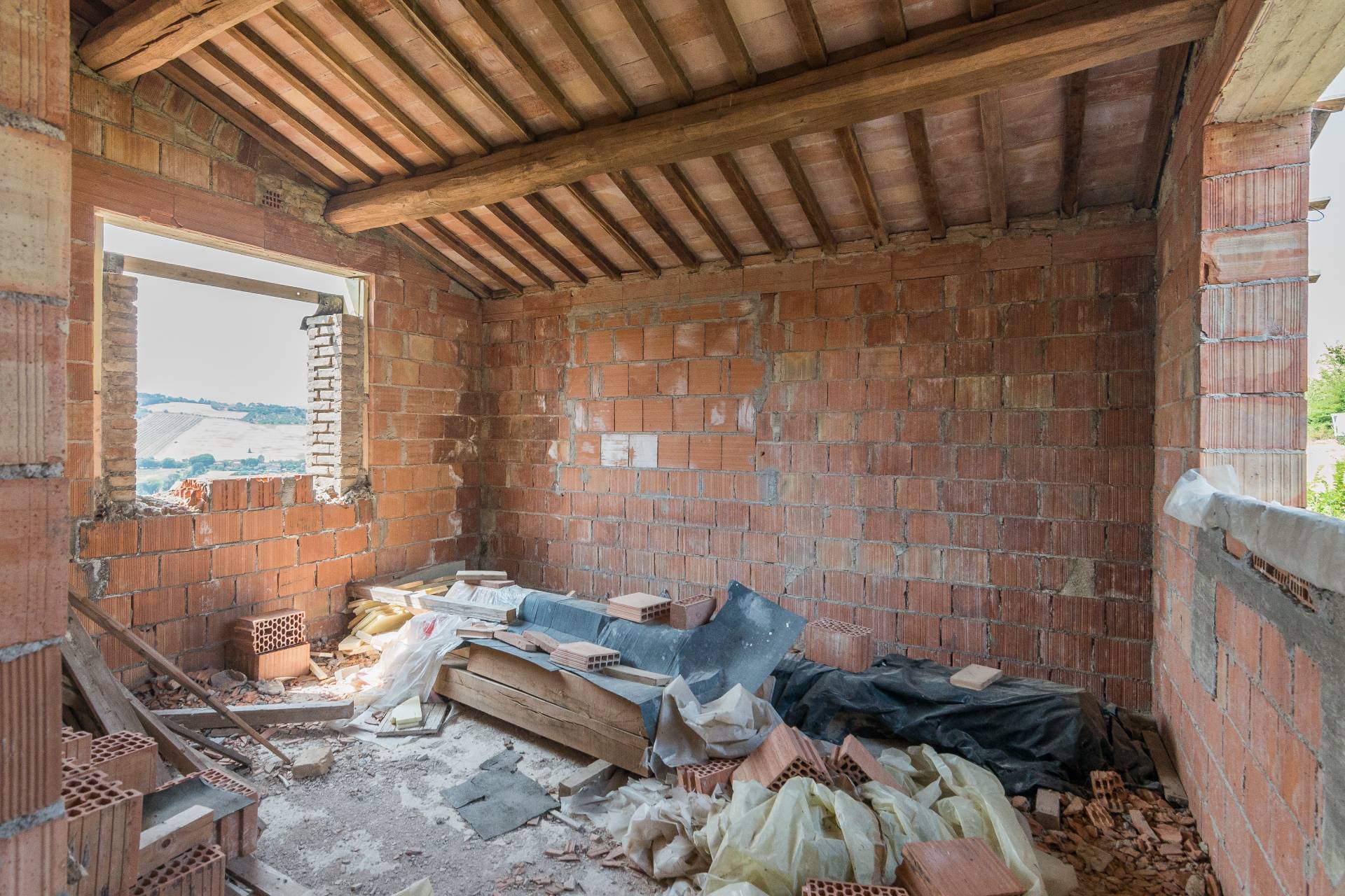 Montelabbate, Pesaro e Urbino, 61025, IT, 4 Bedrooms Bedrooms, ,3 BathroomsBathrooms,Residential,For Sale,1876192