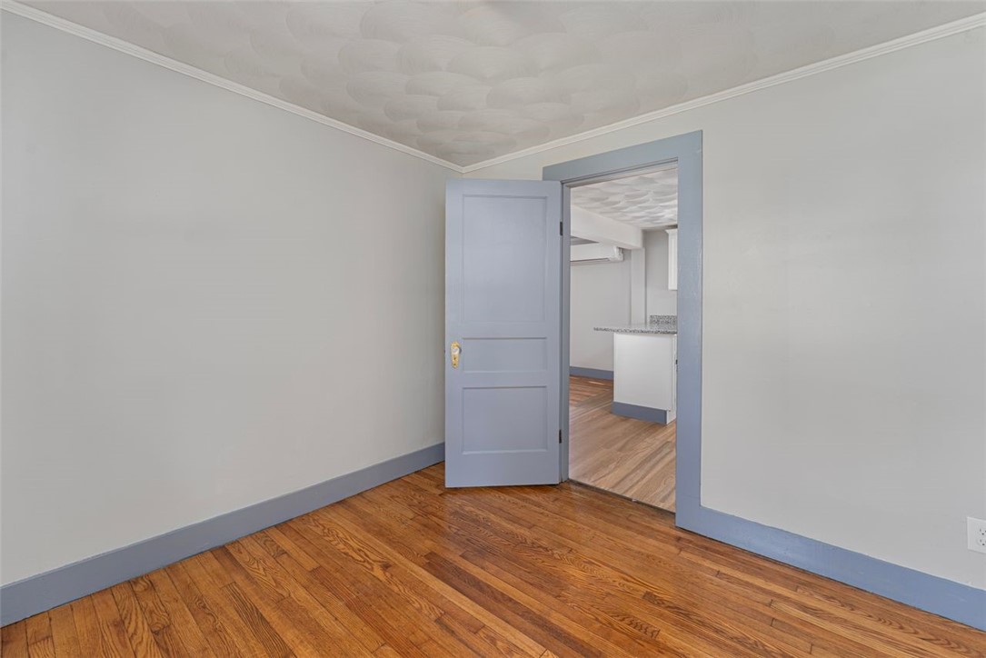 Warwick, Rhode Island, 02889, United States, 4 Bedrooms Bedrooms, ,2 BathroomsBathrooms,Residential,For Sale,1988287