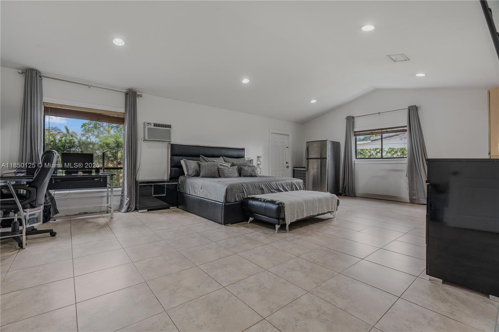 Miami, Florida, 33165, United States, 3 Bedrooms Bedrooms, ,2 BathroomsBathrooms,Residential,For Sale,1906706