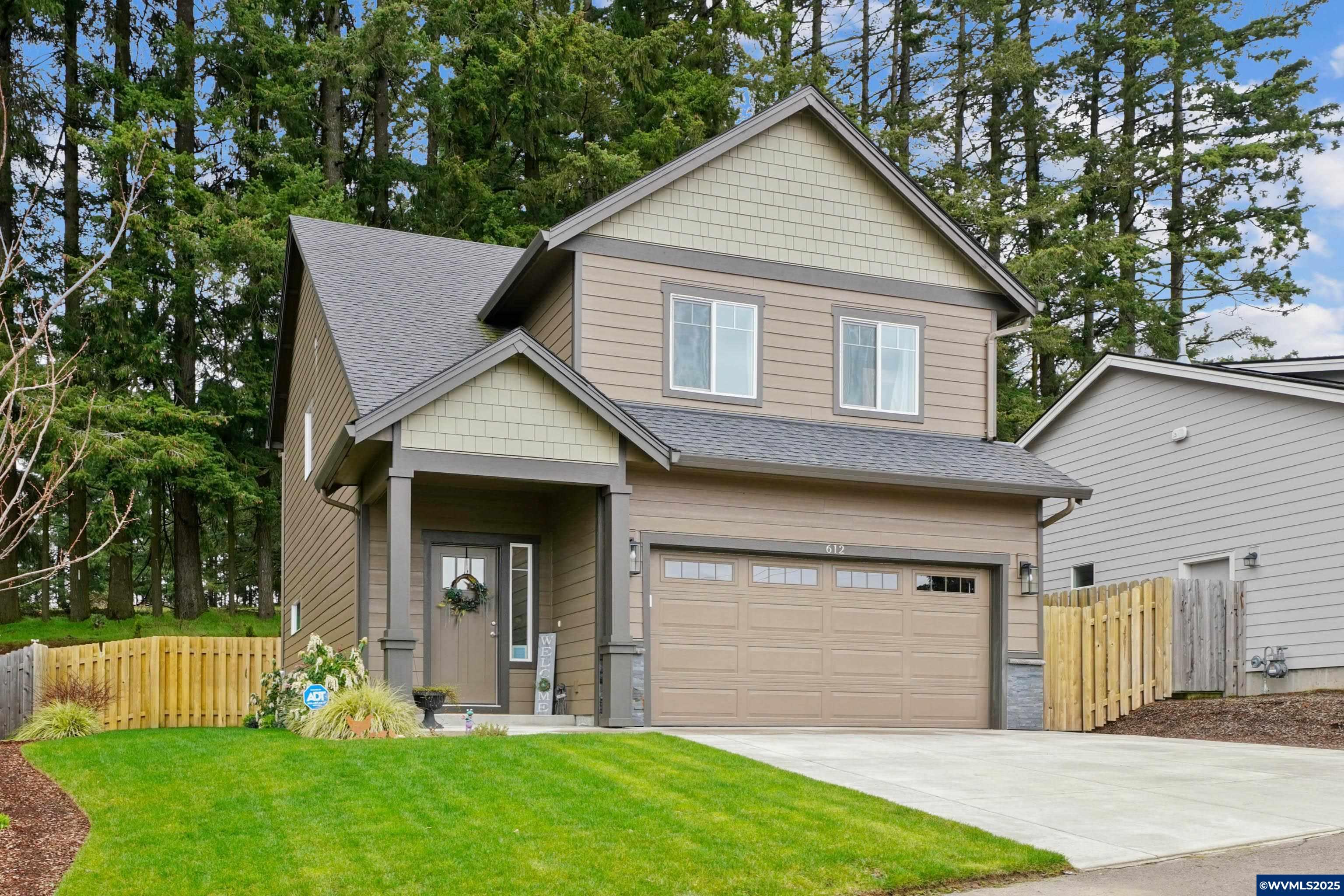 Salem, Oregon, 97306, United States, 3 Bedrooms Bedrooms, ,3 BathroomsBathrooms,Residential,For Sale,1891858