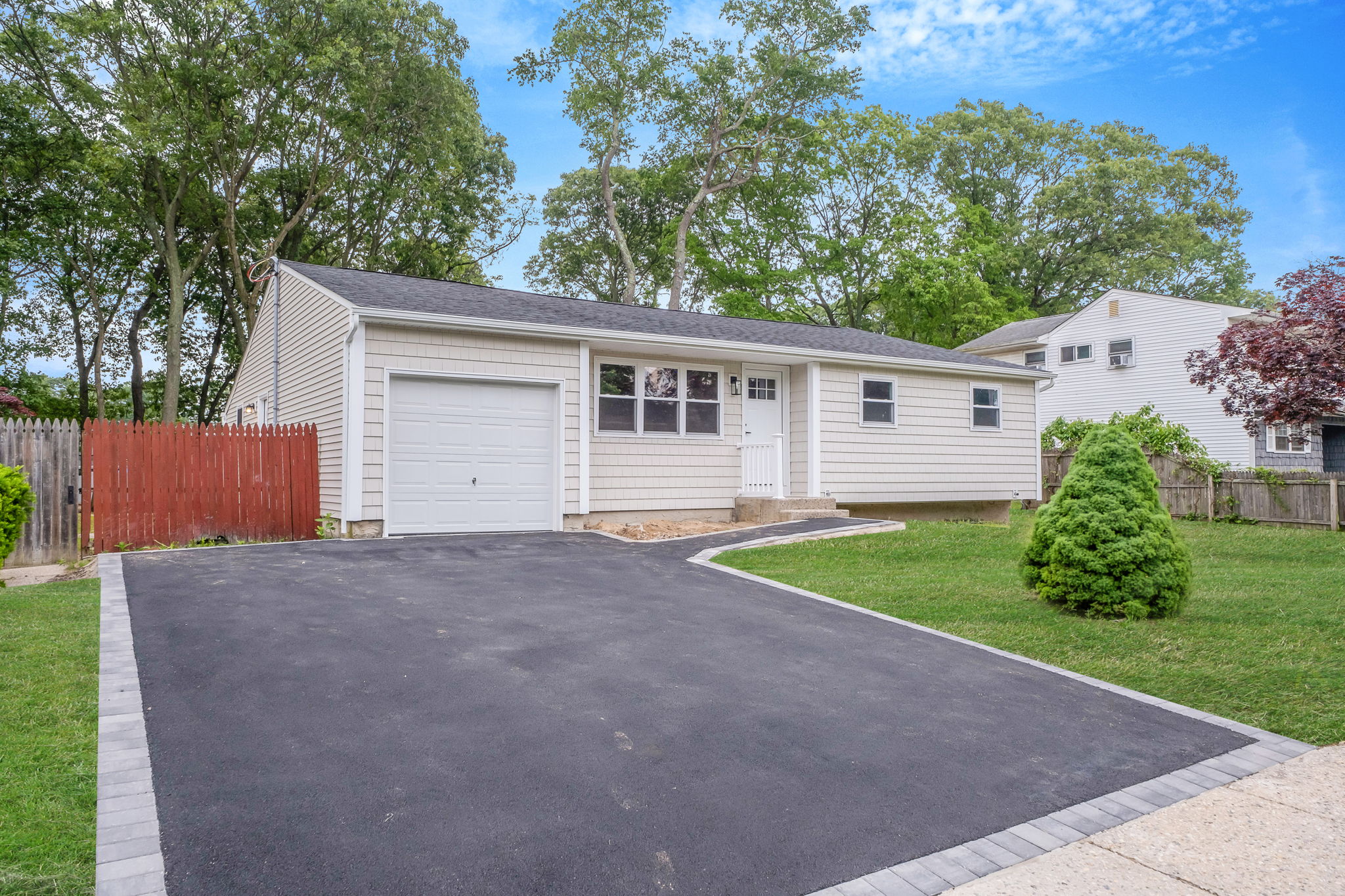 Centereach, New York, 11720, United States, 3 Bedrooms Bedrooms, ,3 BathroomsBathrooms,Residential,For Sale,1851254