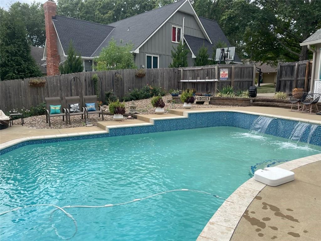 Overland Park, Kansas, 66212, United States, 4 Bedrooms Bedrooms, ,6 BathroomsBathrooms,Residential,For Sale,1827780