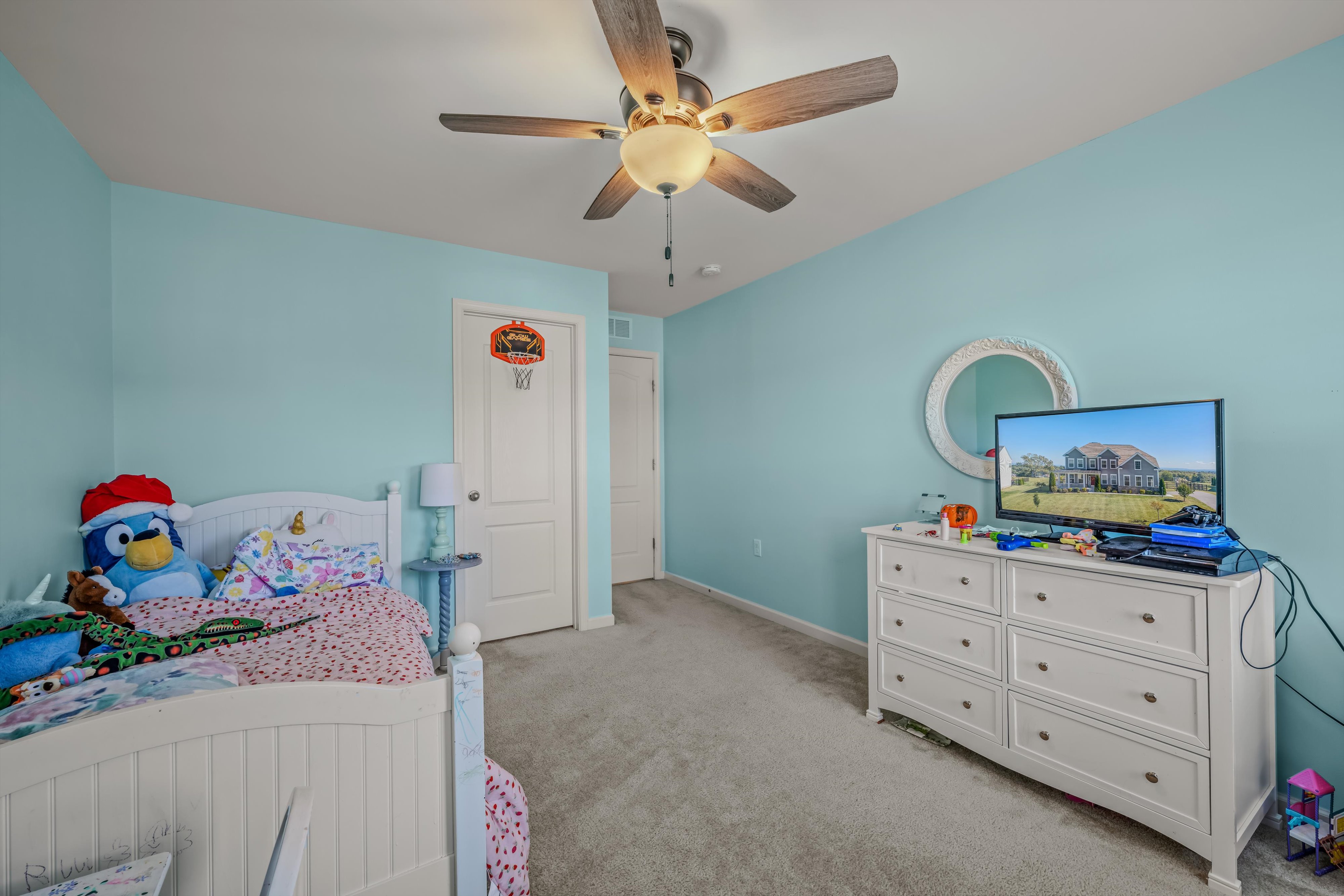 Matinsburg, West Virginia, 25403, United States, 4 Bedrooms Bedrooms, ,Residential,For Sale,1977883