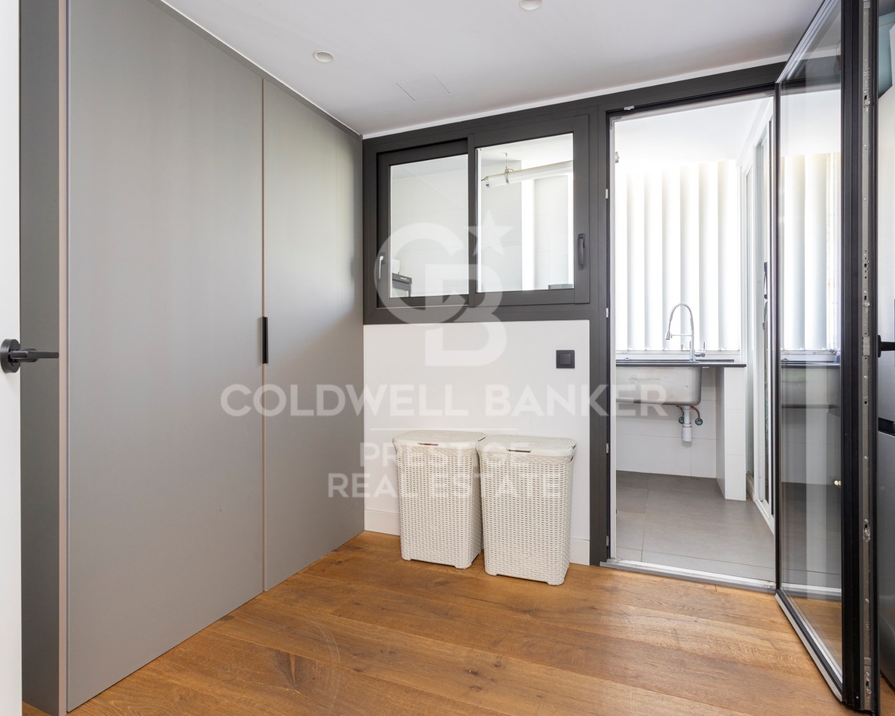 Barcelona, Catalonia, ES, 3 Bedrooms Bedrooms, ,3 BathroomsBathrooms,Residential,For Sale,1836858