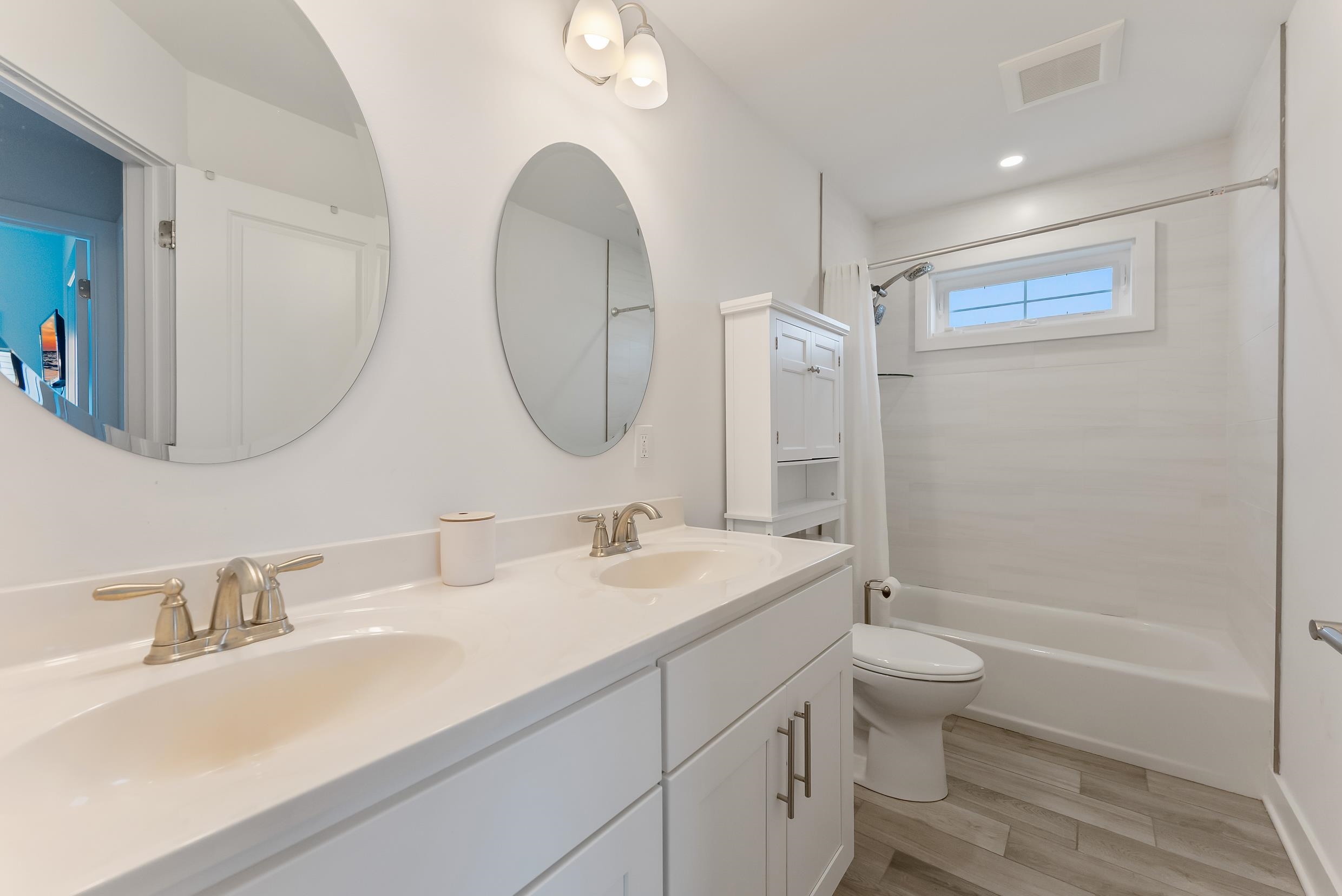 North Wildwood, New Jersey, 08260, United States, 4 Bedrooms Bedrooms, ,3 BathroomsBathrooms,Residential,For Sale,1987370