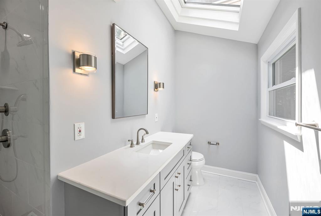 Wyckoff, New Jersey, 07481, United States, 5 Bedrooms Bedrooms, ,5 BathroomsBathrooms,Residential,For Sale,1951013