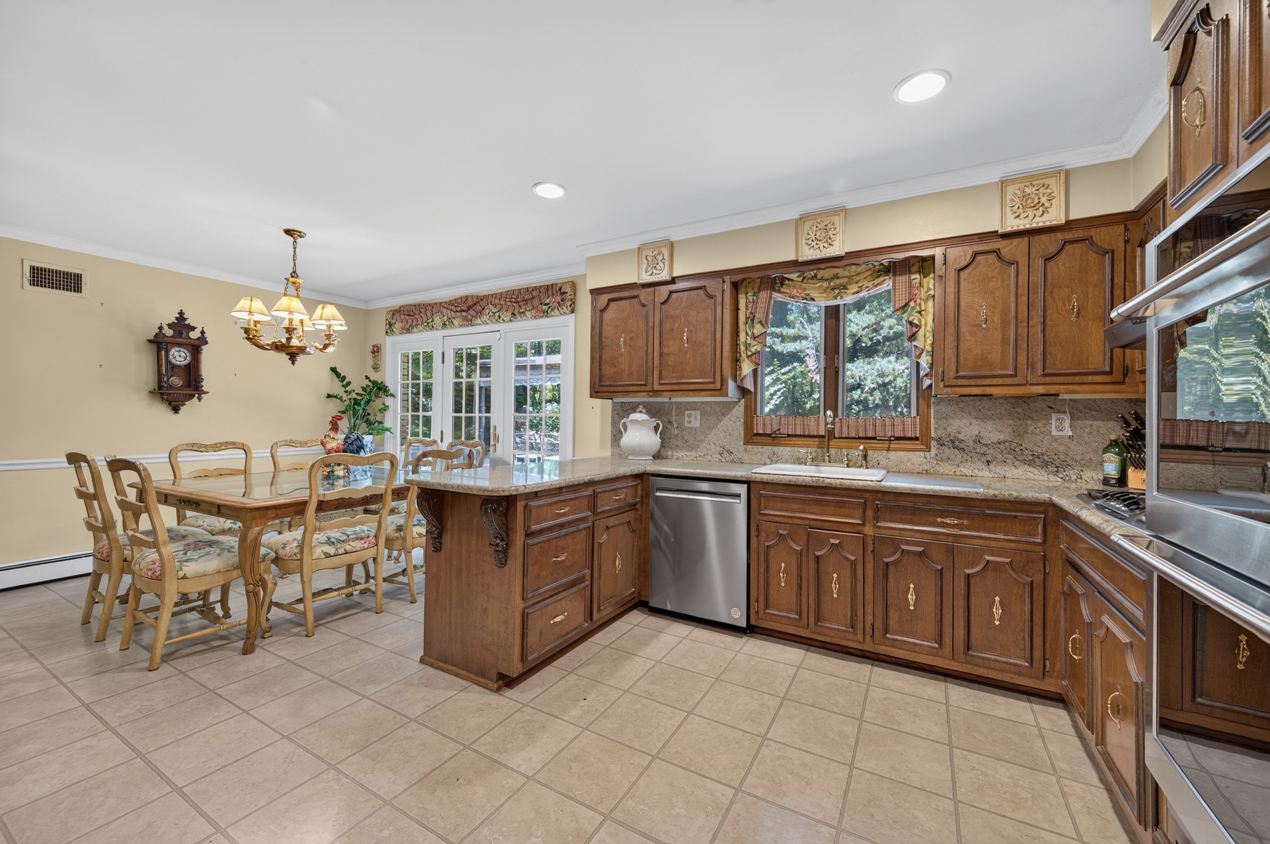  44 Koenig Drive, Oyster Bay Cove, NY, 11771 - 物件實景