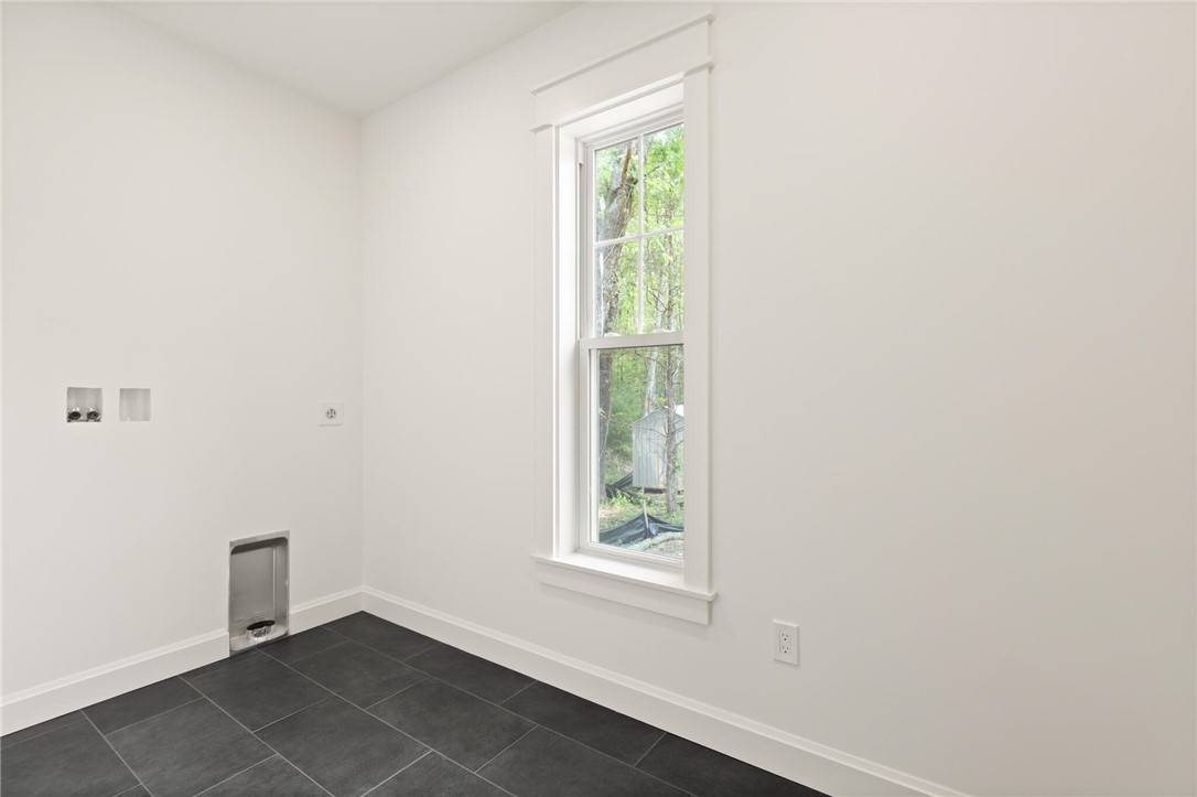 Johnston, Rhode Island, 02919, United States, 3 Bedrooms Bedrooms, ,3 BathroomsBathrooms,Residential,For Sale,1939389