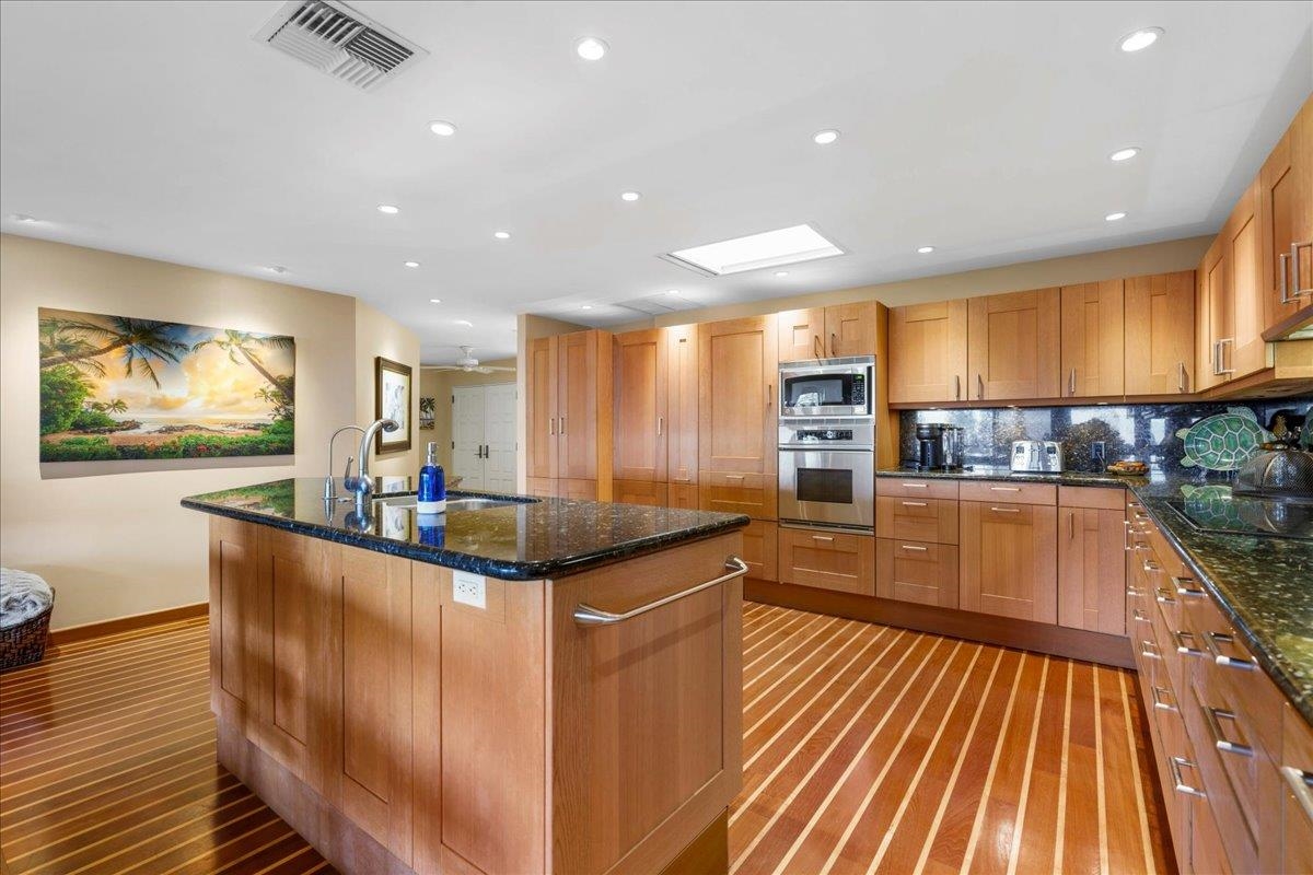 Lahaina, Hawaii, 96761, United States, 2 Bedrooms Bedrooms, ,2 BathroomsBathrooms,Residential,For Sale,2002280