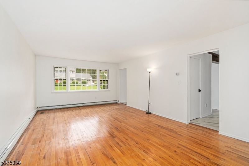 Parsippany-Troy Hills Twp., New Jersey, 07950, United States, 4 Bedrooms Bedrooms, ,3 BathroomsBathrooms,Residential,For Sale,1906733