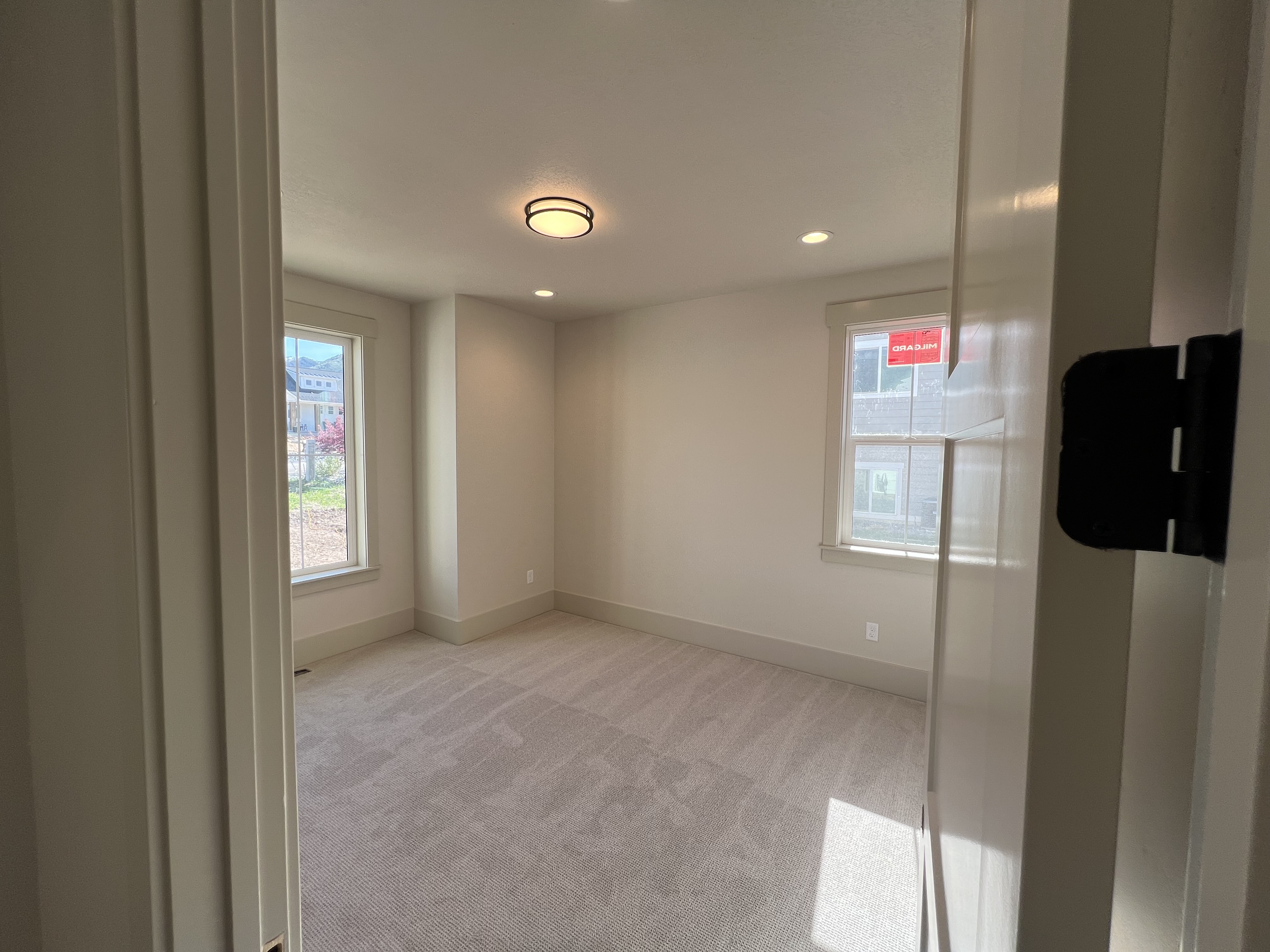 Mantua, Utah, 84324, United States, 4 Bedrooms Bedrooms, ,3 BathroomsBathrooms,Residential,For Sale,1793207