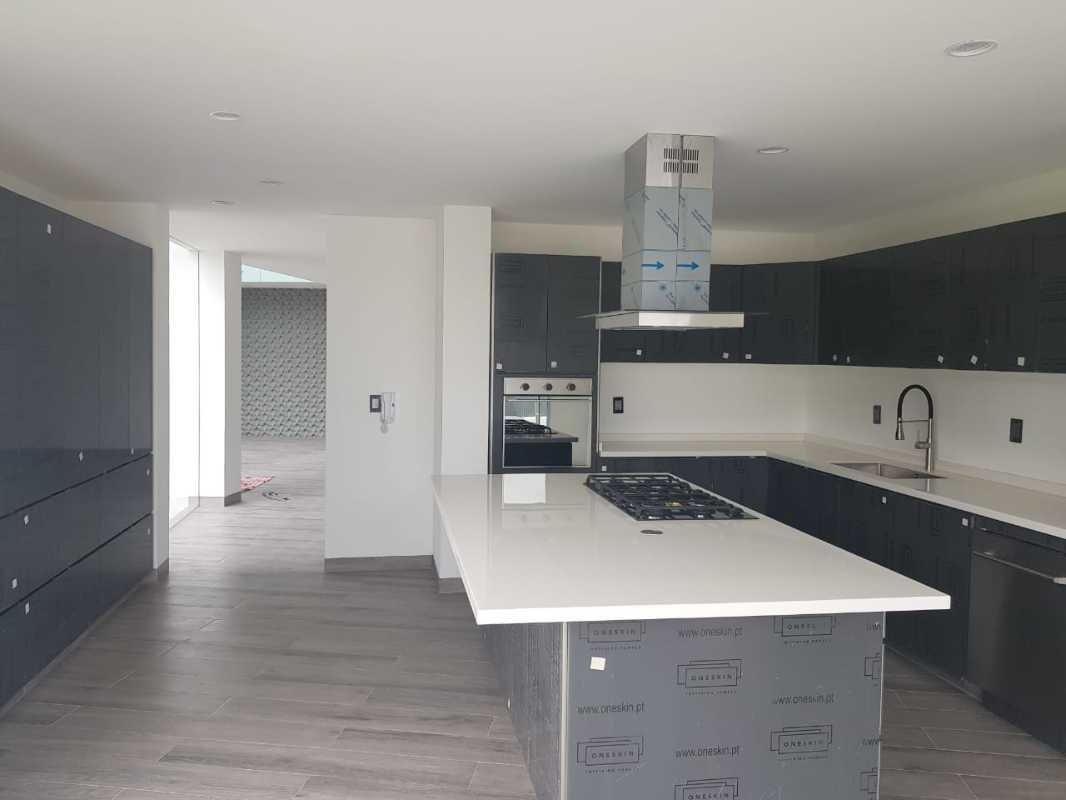 Puerta Grande, Atizapán de Zaragoza, Estado de México, 52930, Mexico, 4 Bedrooms Bedrooms, ,4 BathroomsBathrooms,Residential,For Sale,Puerta Grande,1612195