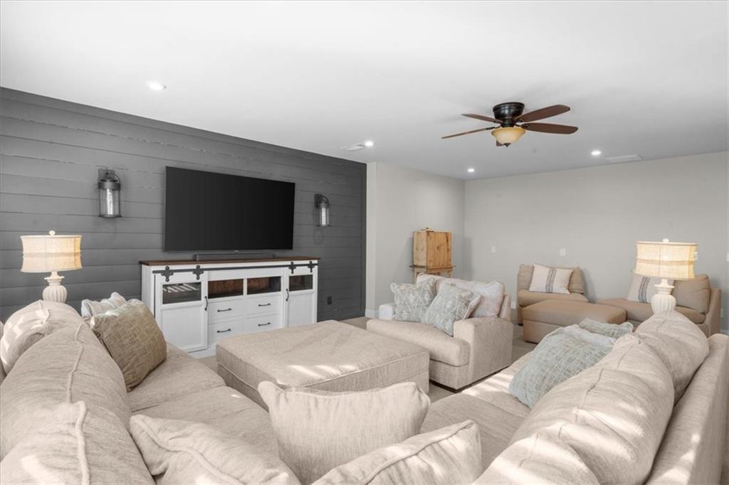 Dawsonville, Georgia, 30534, United States, 6 Bedrooms Bedrooms, ,6 BathroomsBathrooms,Residential,For Sale,1975306