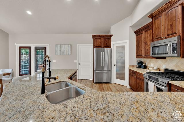 Cottonwood Heights, Utah, 84093, United States, 6 Bedrooms Bedrooms, ,5 BathroomsBathrooms,Residential,For Sale,1980024