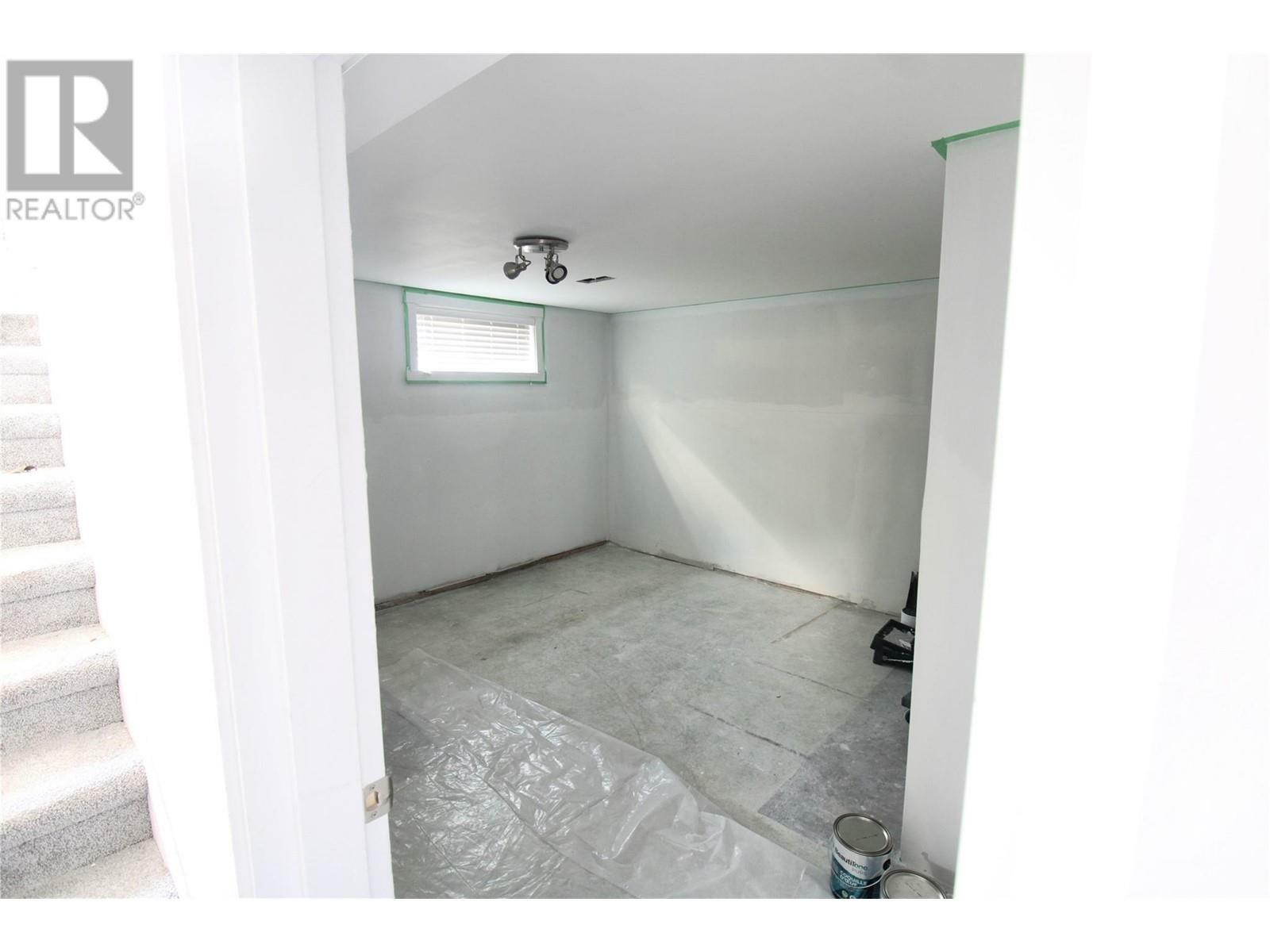 KAMLOOPS, British Columbia, V2B 5M7, CA, 5 Bedrooms Bedrooms, ,2 BathroomsBathrooms,Residential,For Sale,1837638