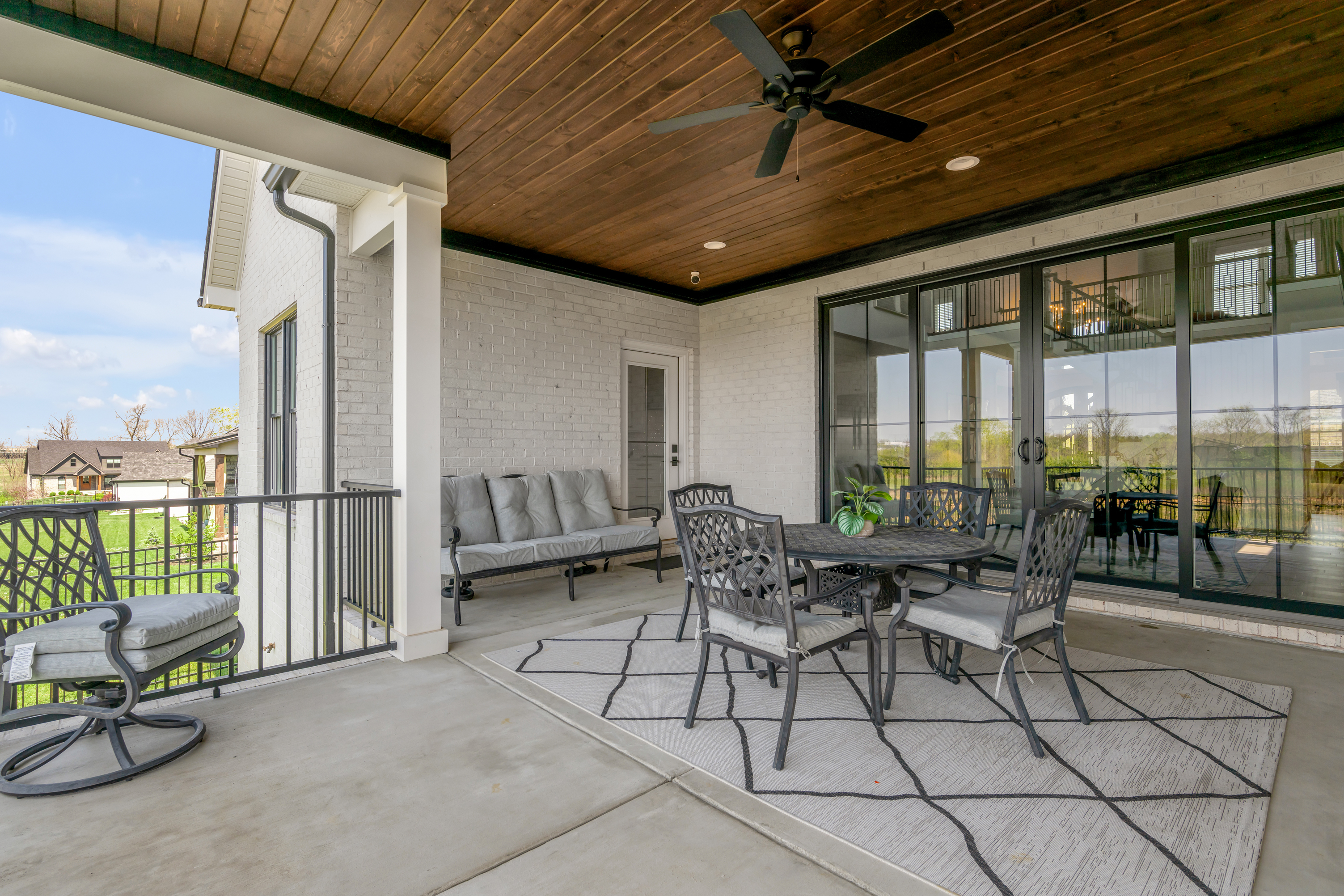  2429 Lorenzo Way - 物件實景