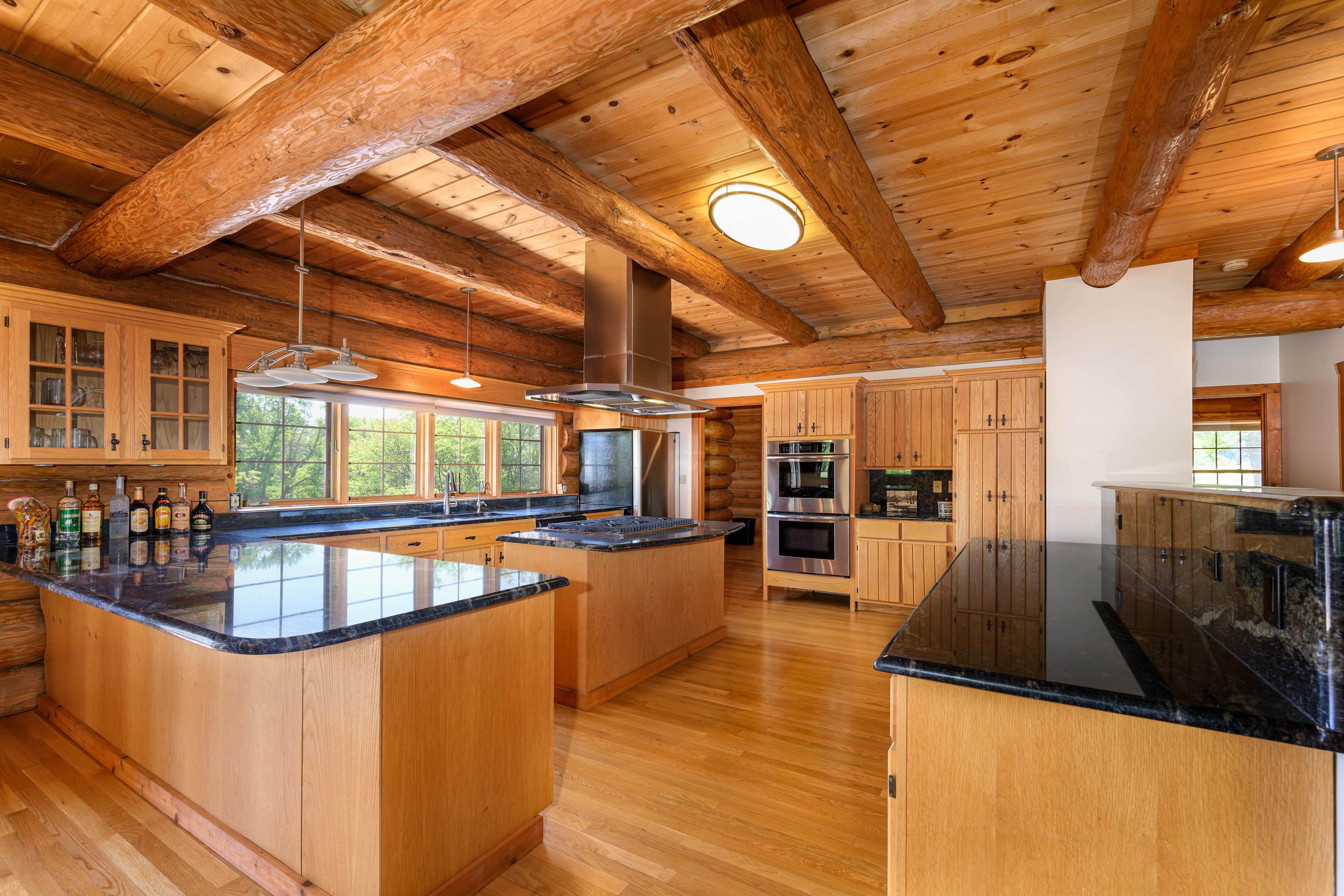  Stunning Real Log Home - 物件實景