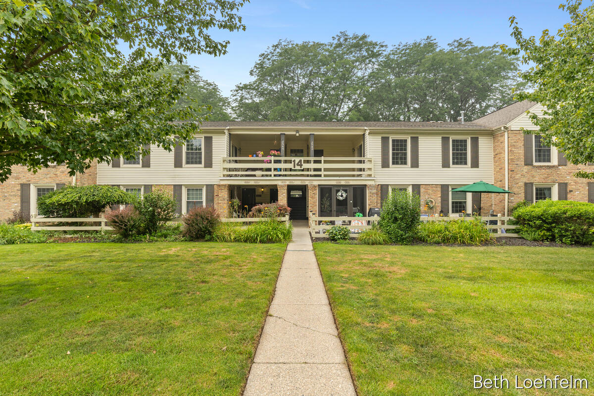Abbington Dr, Grand Rapids, MI 49506