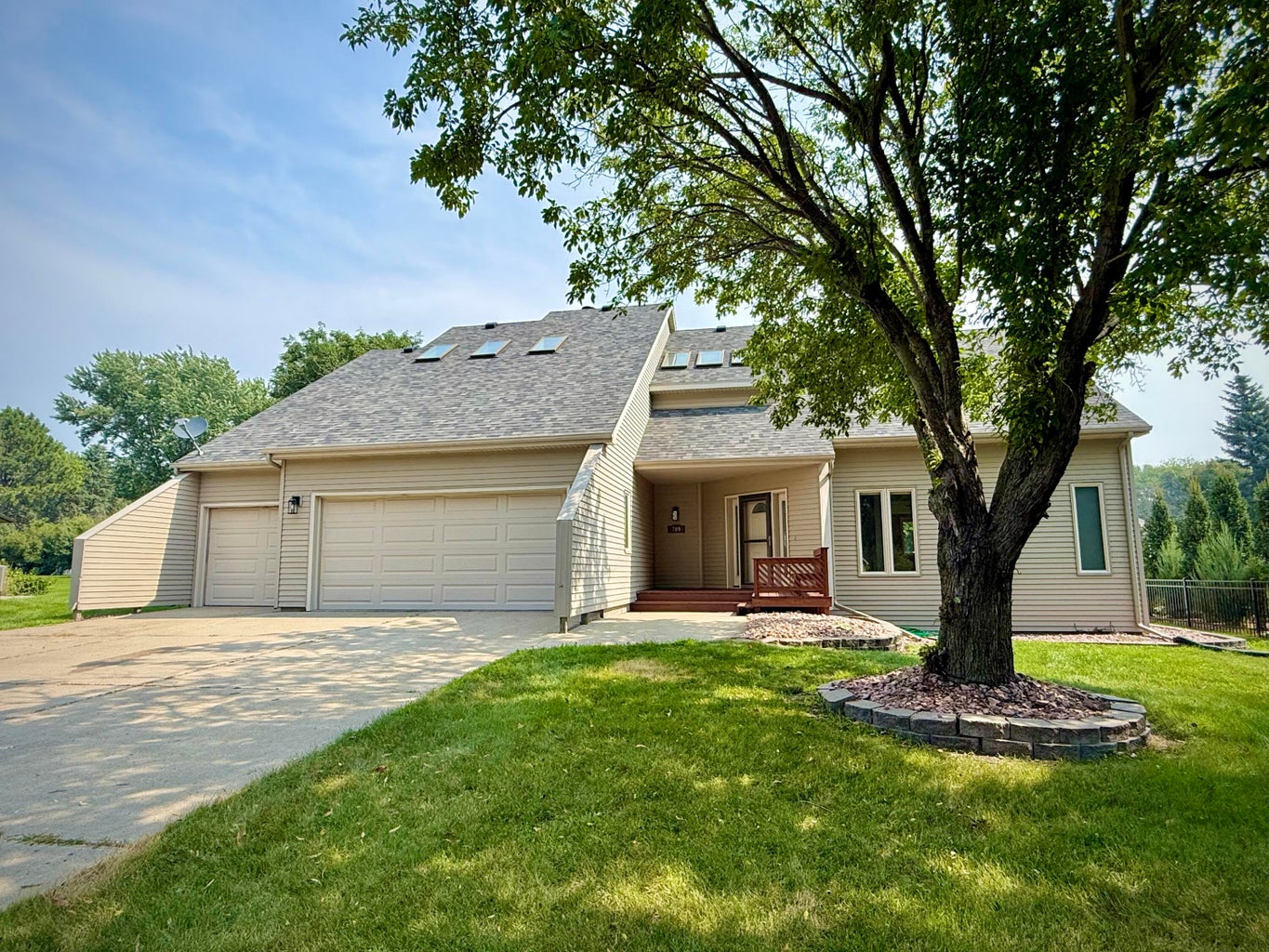 Brookings, South Dakota, 57006, United States, 6 Bedrooms Bedrooms, ,4 BathroomsBathrooms,Residential,For Sale,1909247