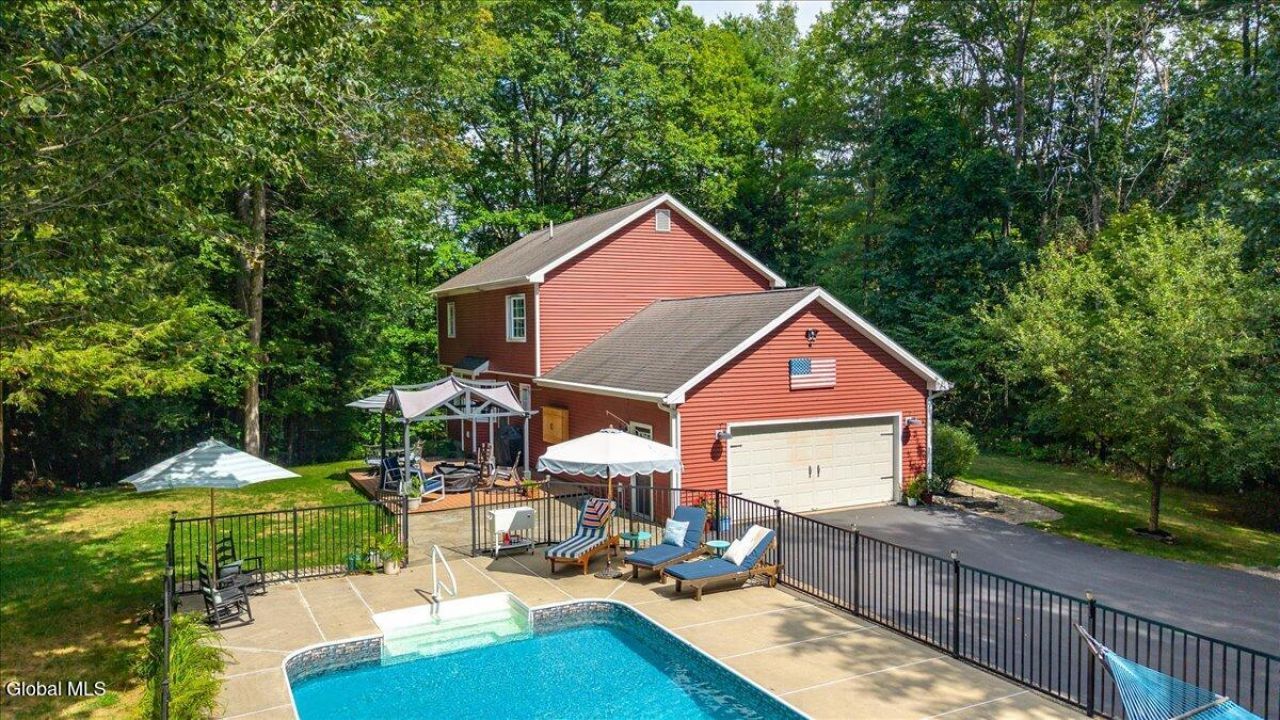 Queensbury, New York, 12804, United States, 3 Bedrooms Bedrooms, ,3 BathroomsBathrooms,Residential,For Sale,1942112