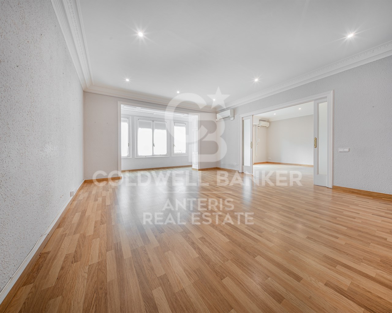 Barcelona, Catalonia, ES, 6 Bedrooms Bedrooms, ,3 BathroomsBathrooms,Residential,For Sale,1907605