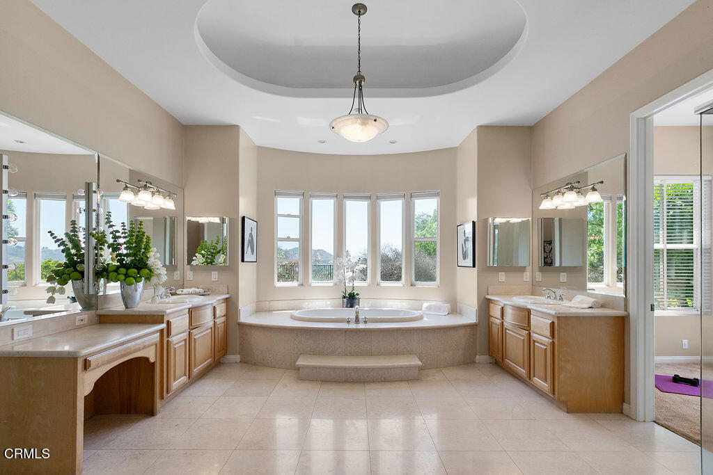 Camarillo, California, 93012, United States, 5 Bedrooms Bedrooms, ,4 BathroomsBathrooms,Residential,For Sale,1885935