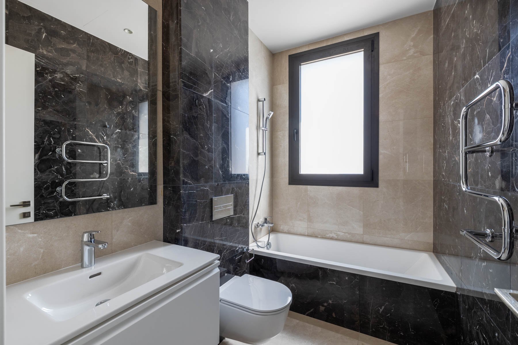  Sea-View Penthouse with Private Roof Garden in Tombs of the Kings, Pafos - 物件實景