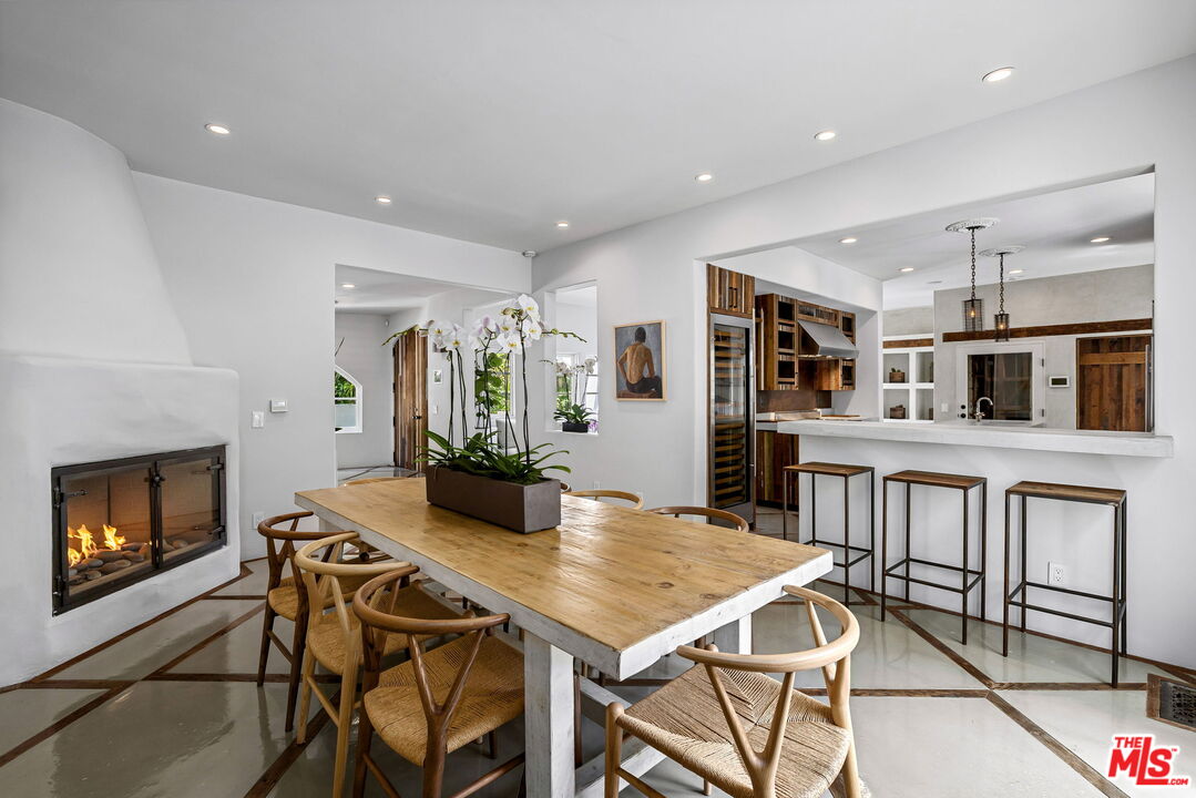 Los Angeles, California, 90069, United States, 4 Bedrooms Bedrooms, ,4 BathroomsBathrooms,Residential,For Sale,1911596